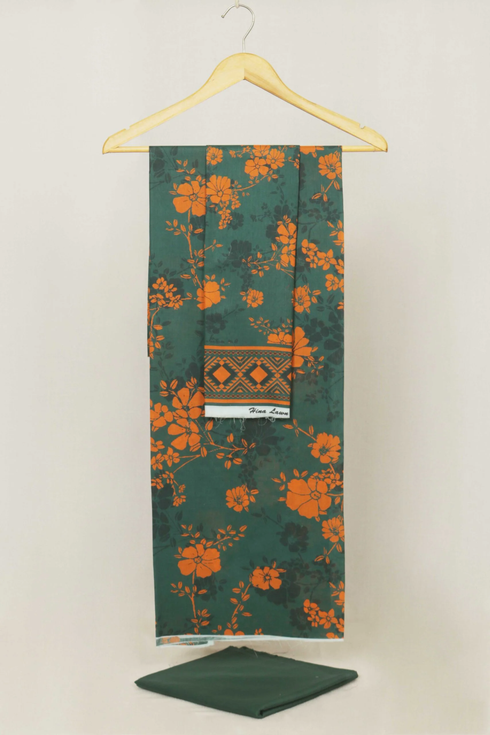 3Piece - Printed Lawn Suit Hina D01 - Image 3