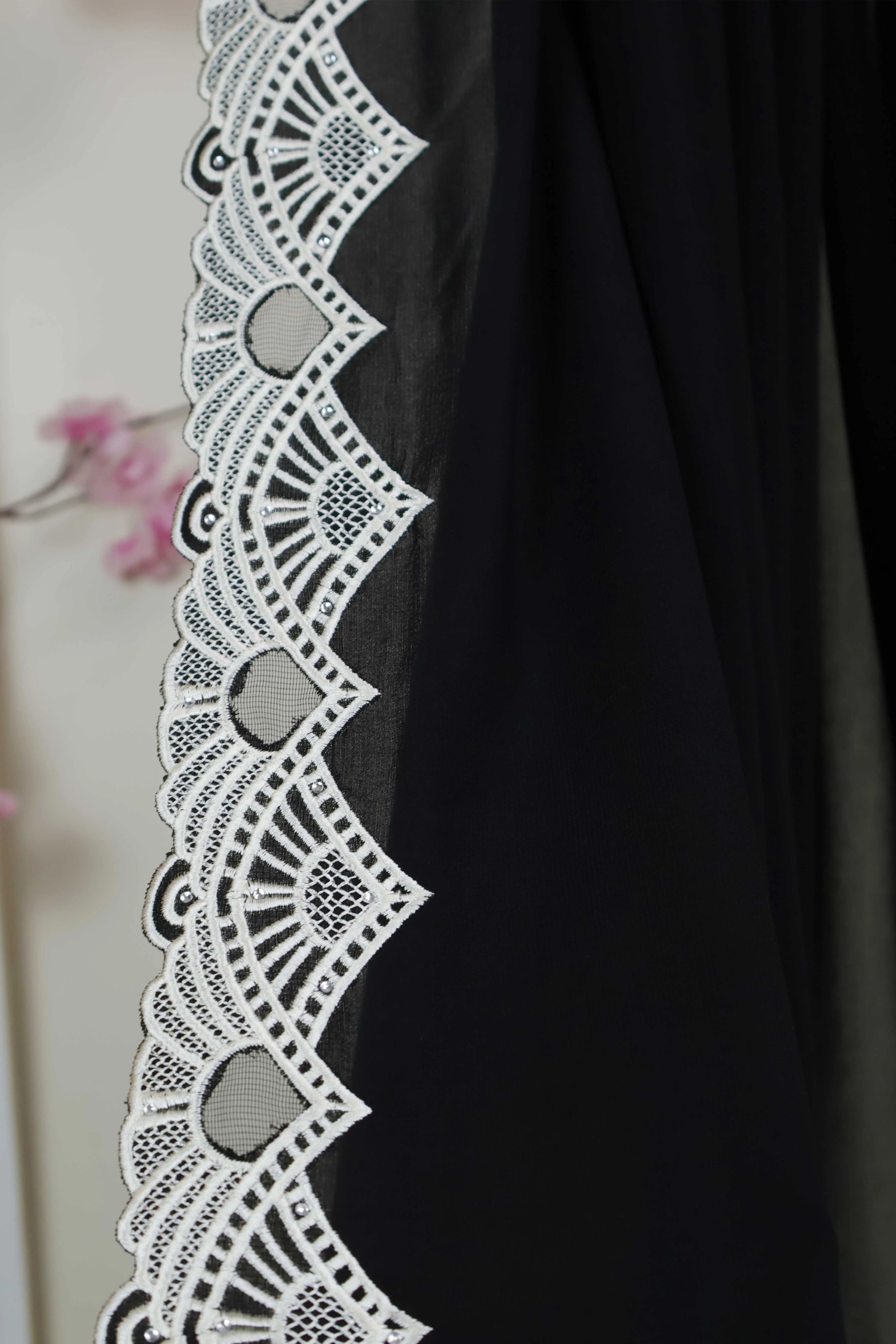 Embroidered Boarder Shawl HLSH170 - Image 3