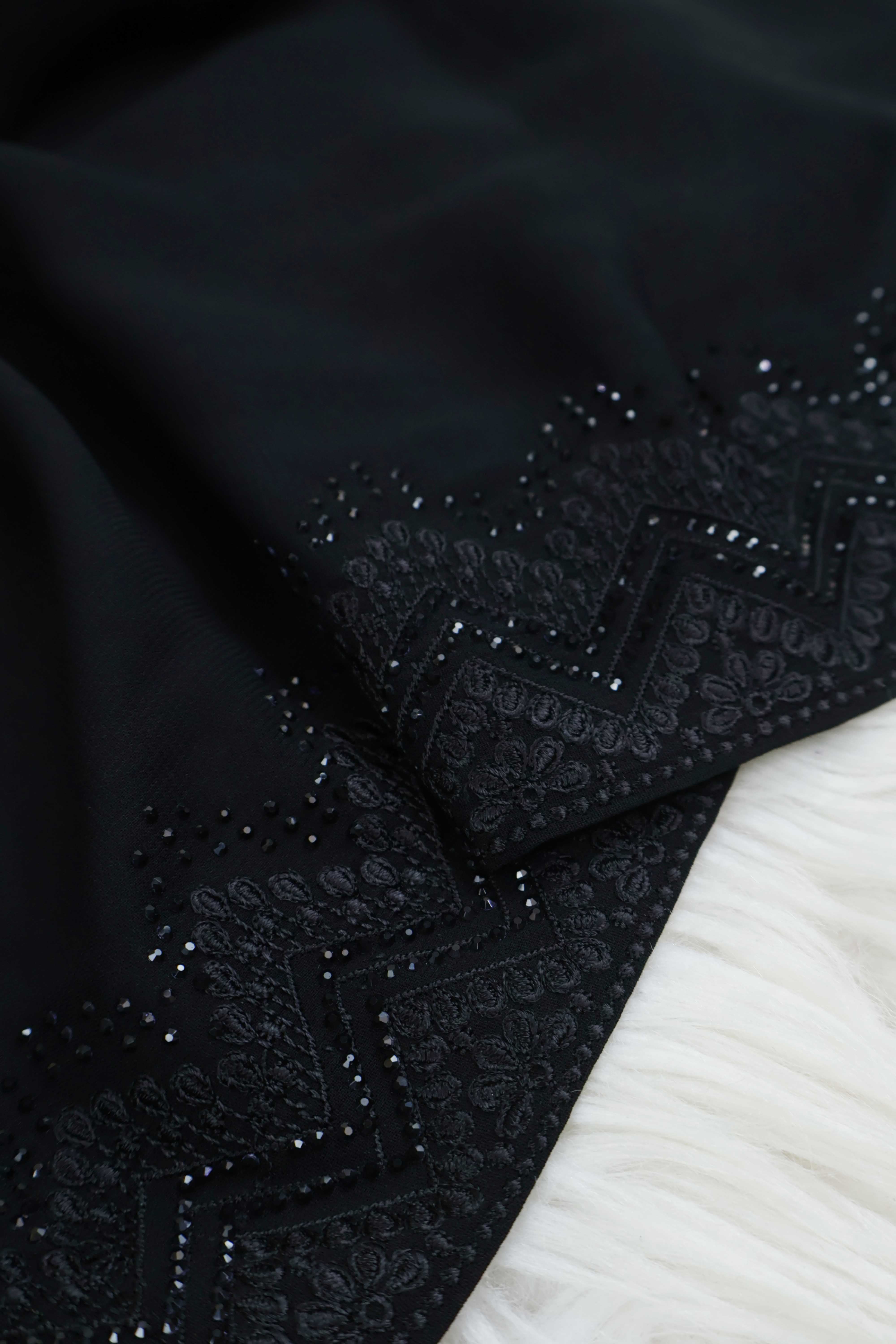 Embroidered Boarder Shawl HLSH188 - Image 2