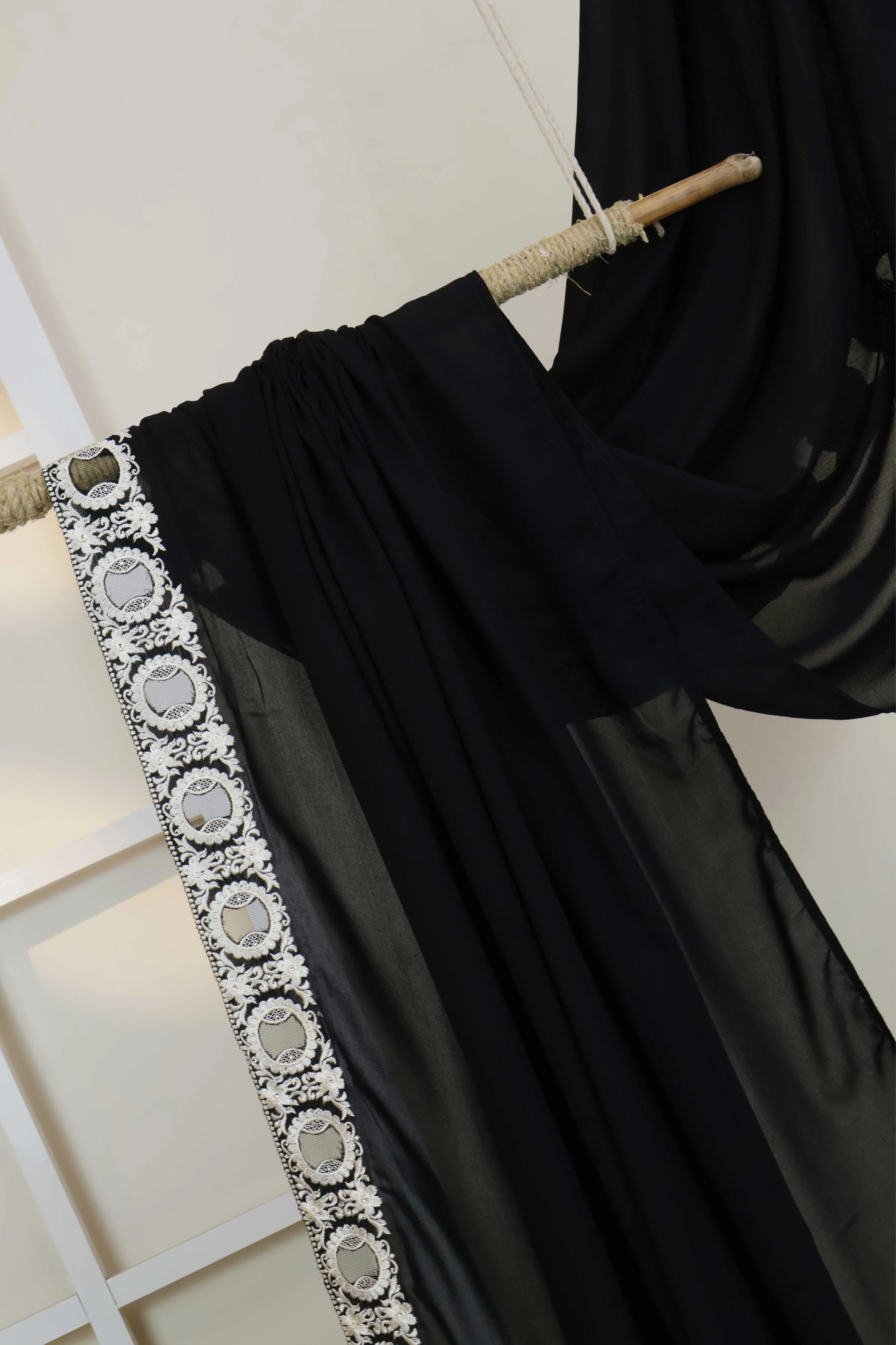 Embroidered Boarder Shawl HLSH171 - Image 4