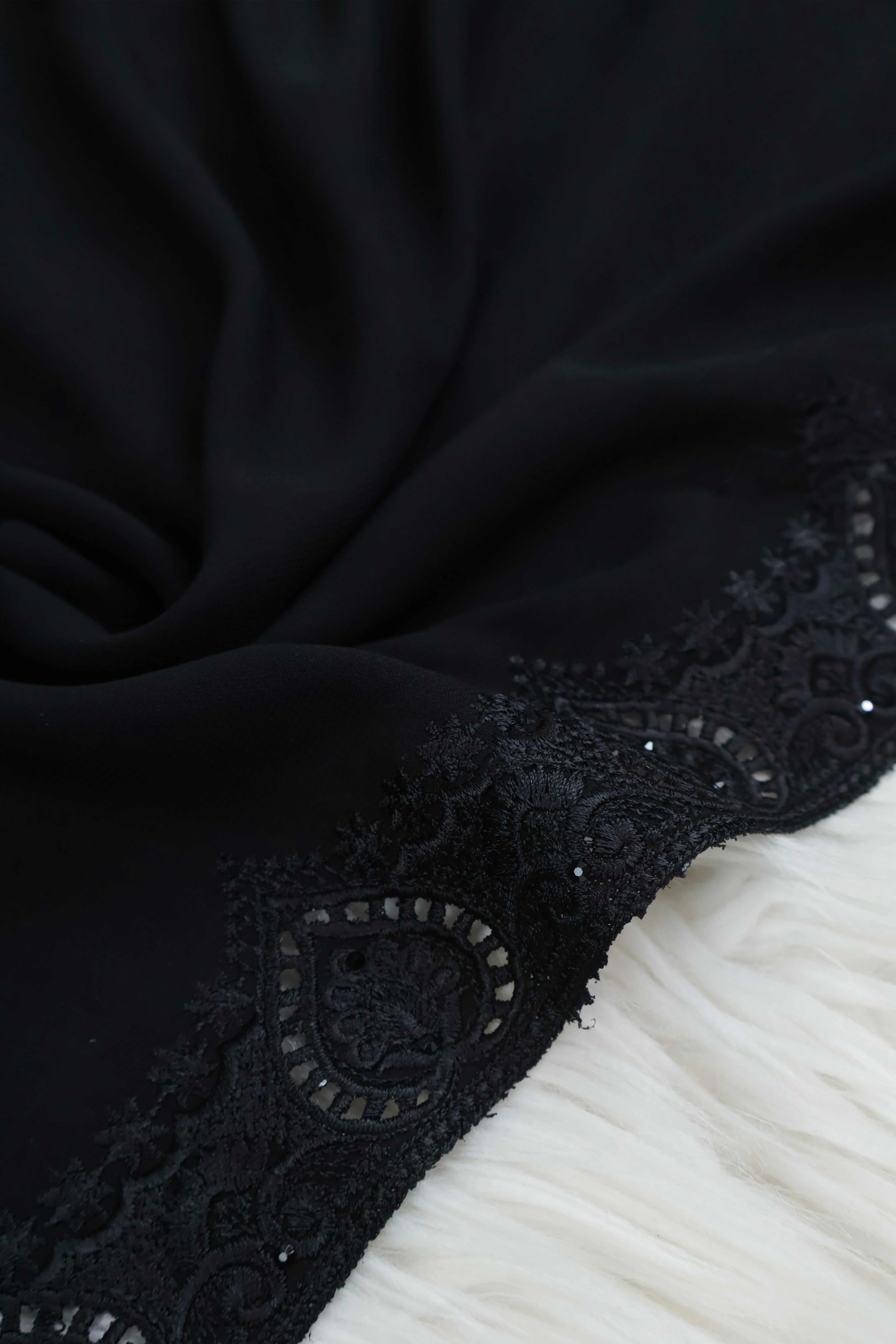 Embroidered Boarder Shawl HLSH189 - Image 6