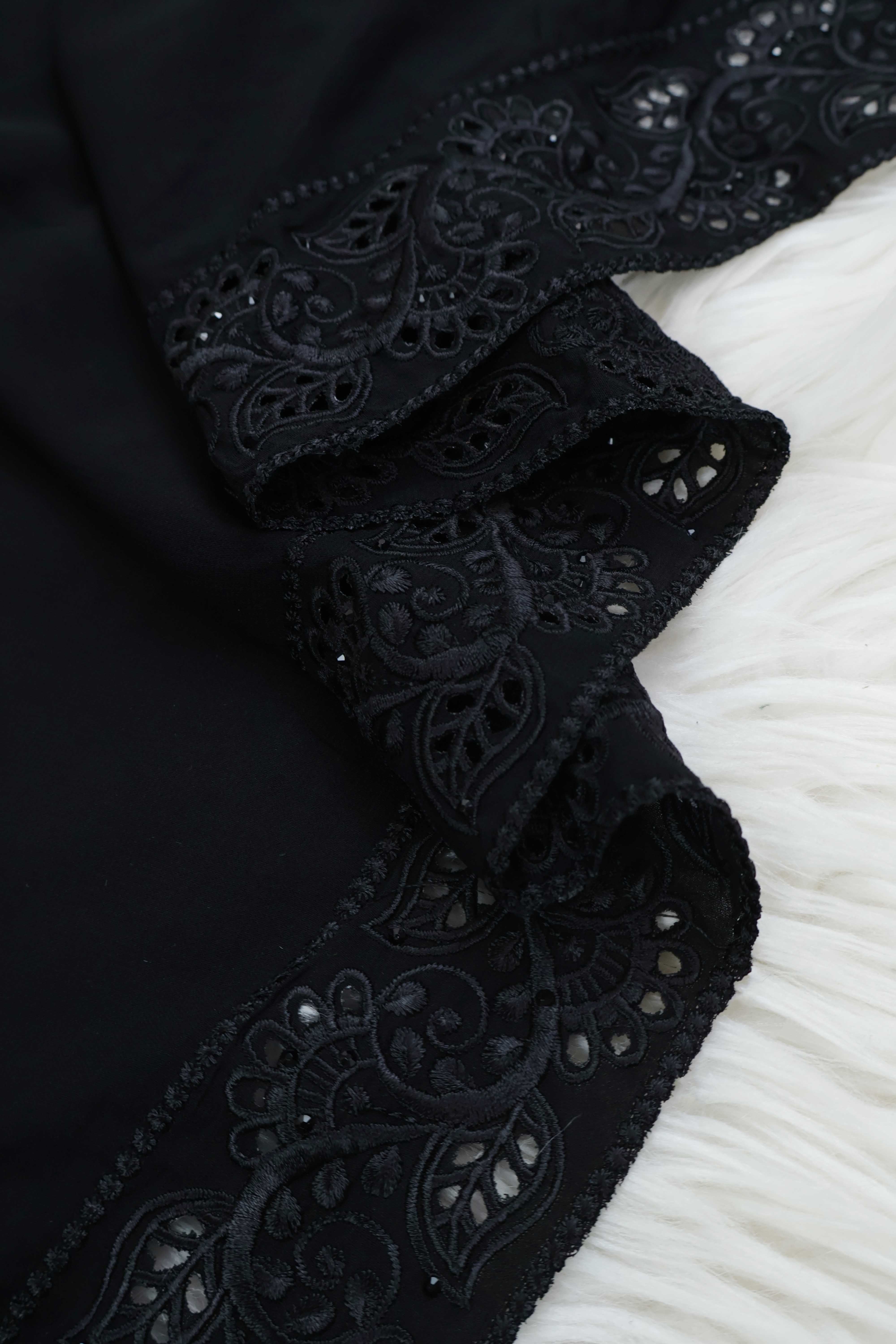 Embroidered Boarder Shawl HLSH191 - Image 4