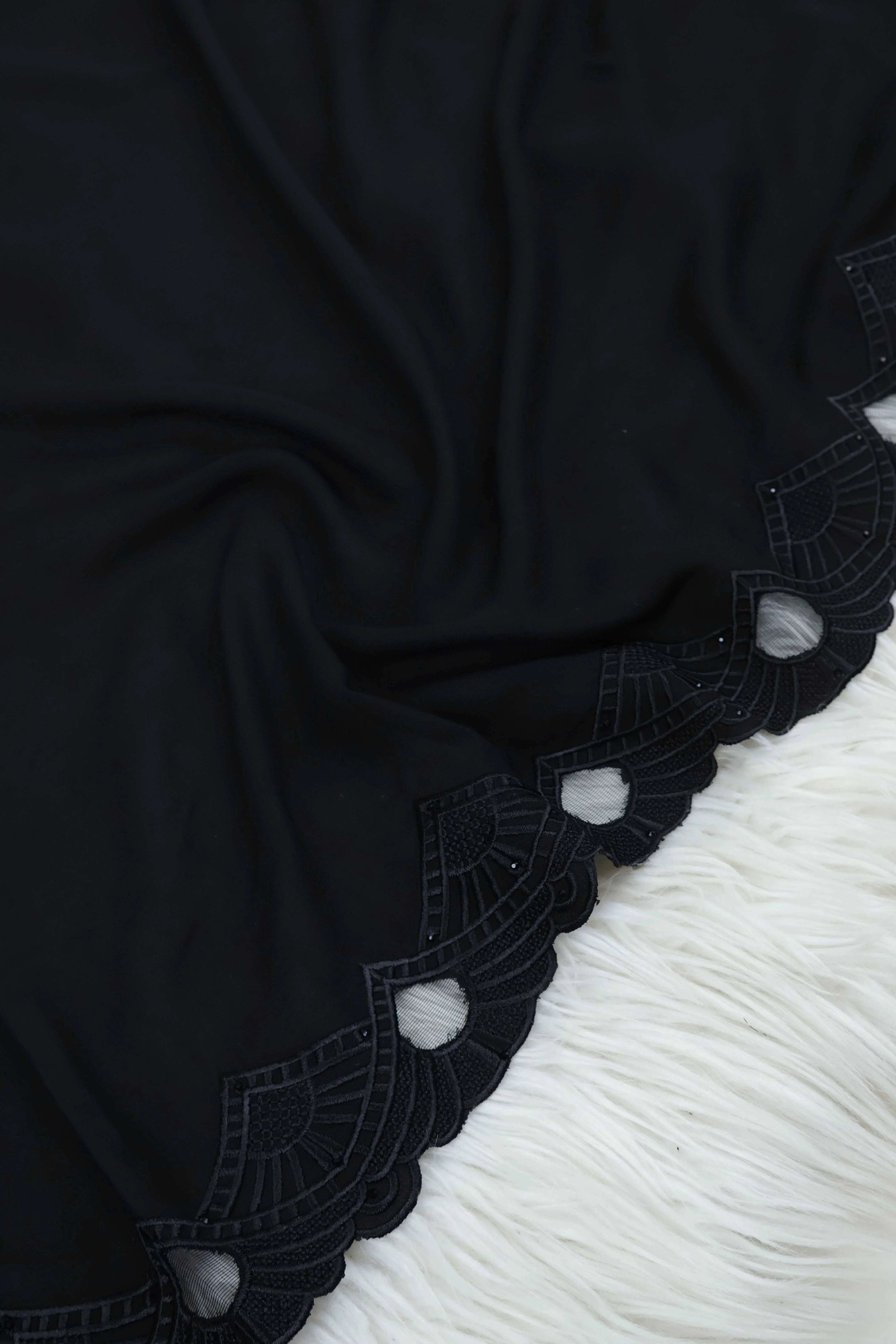Embroidered Boarder Shawl HLSH70 - Image 6