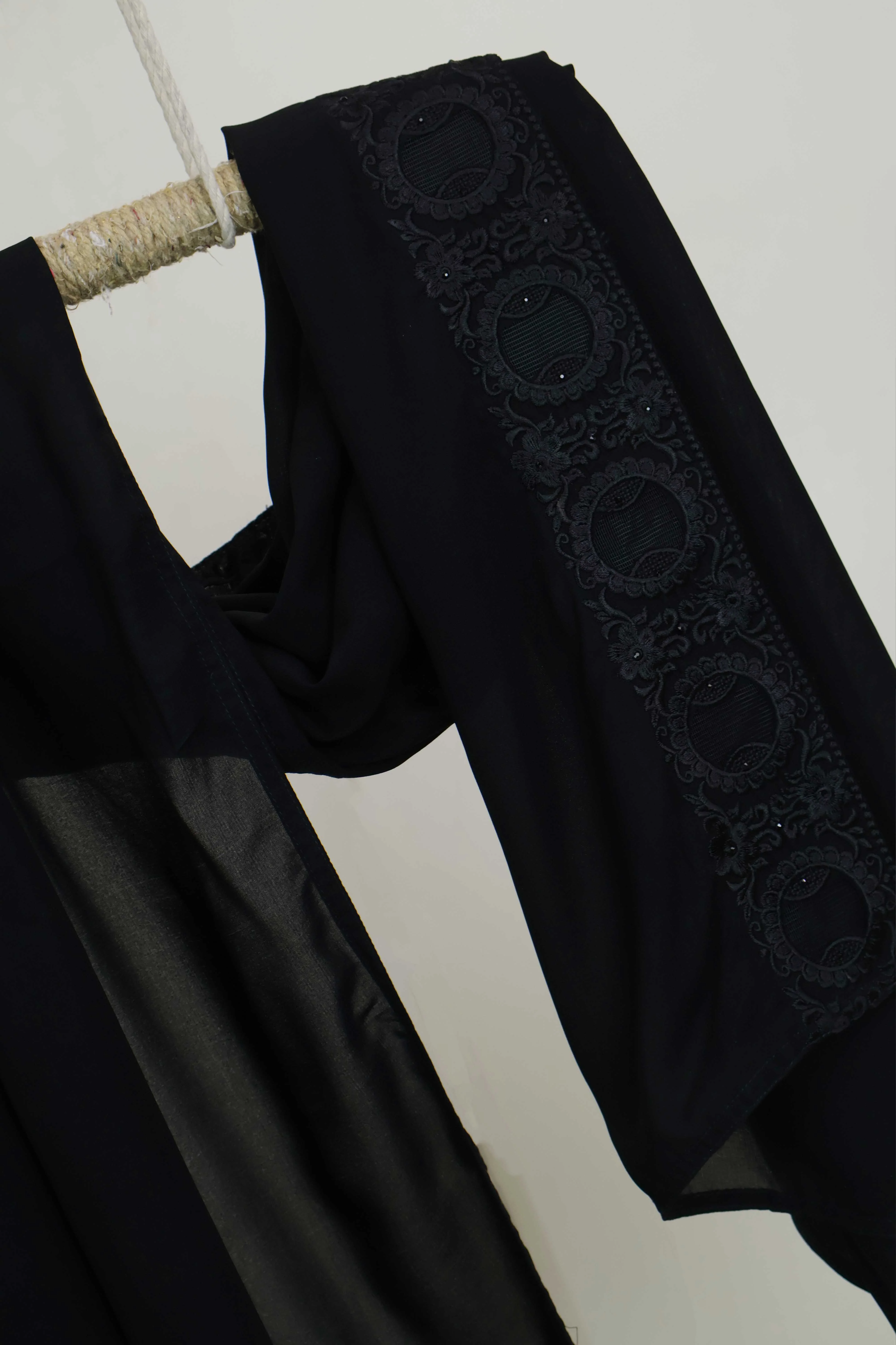 Embroidered Boarder Shawl HLSH167 - Image 5