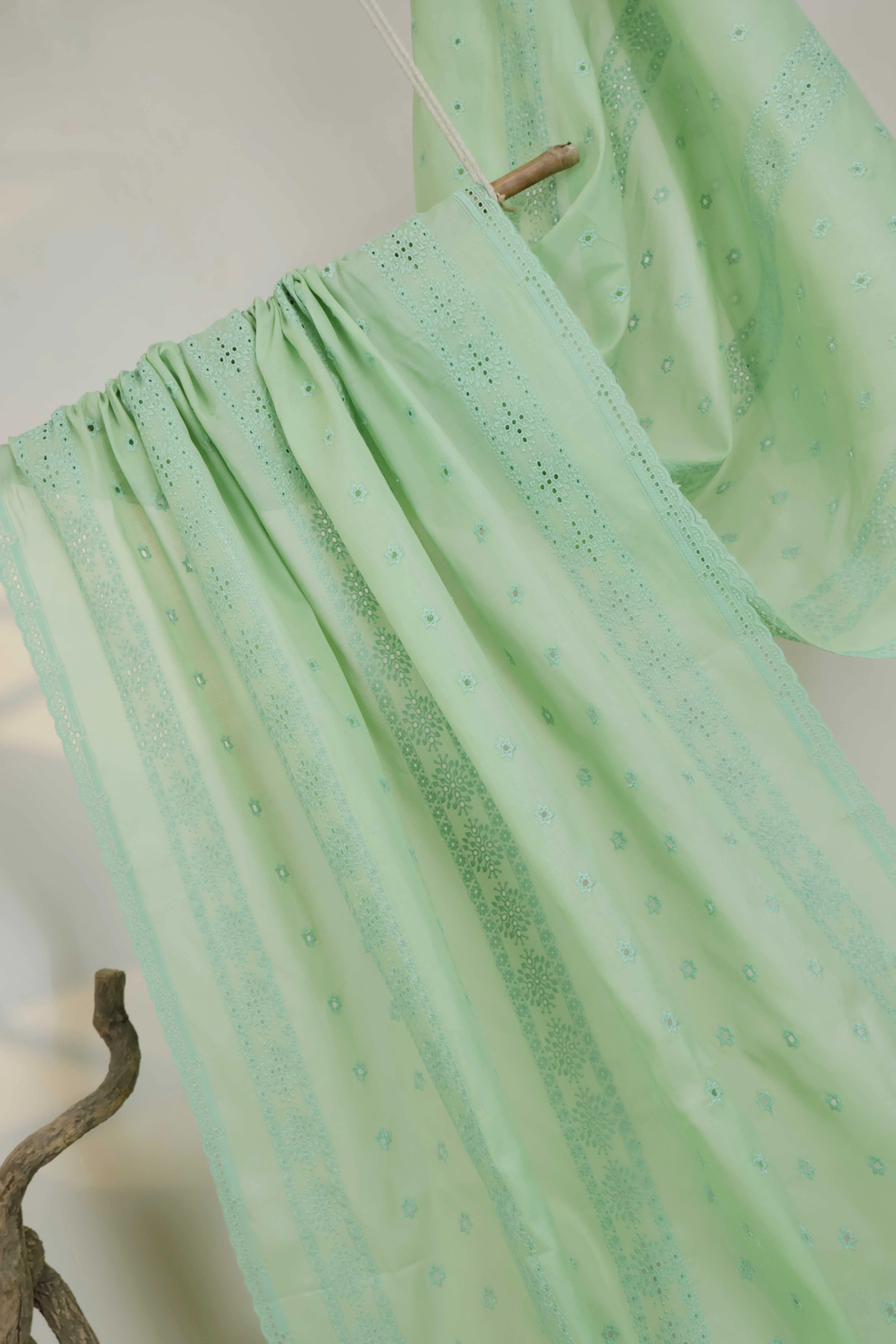 Embroidered Lawn Full Size Shawl 1477H - Image 5