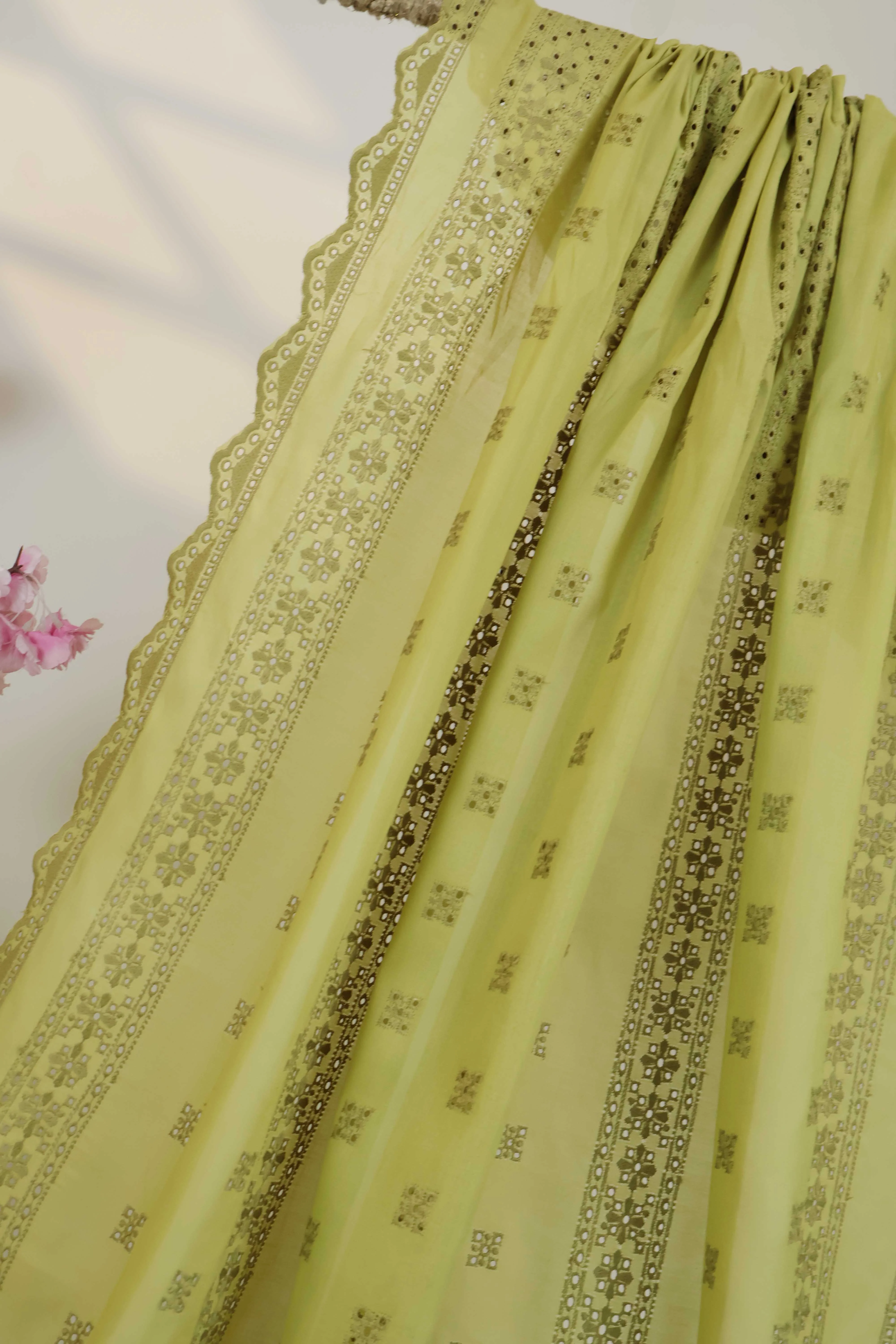 Embroidered Lawn Full Size Shawl 1477I - Image 5