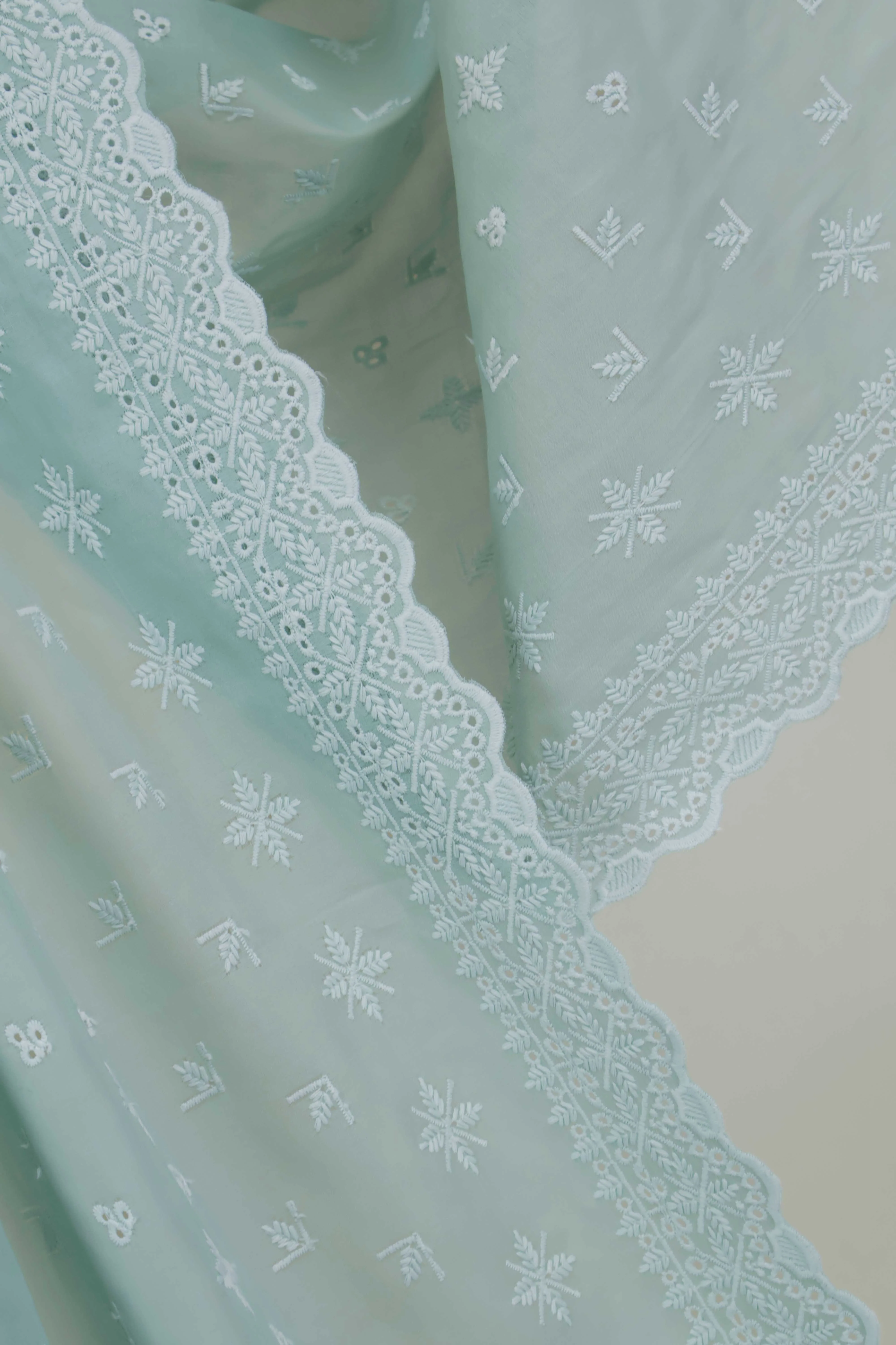 Embroidered Lawn Full Size Shawl 3849P - Image 5