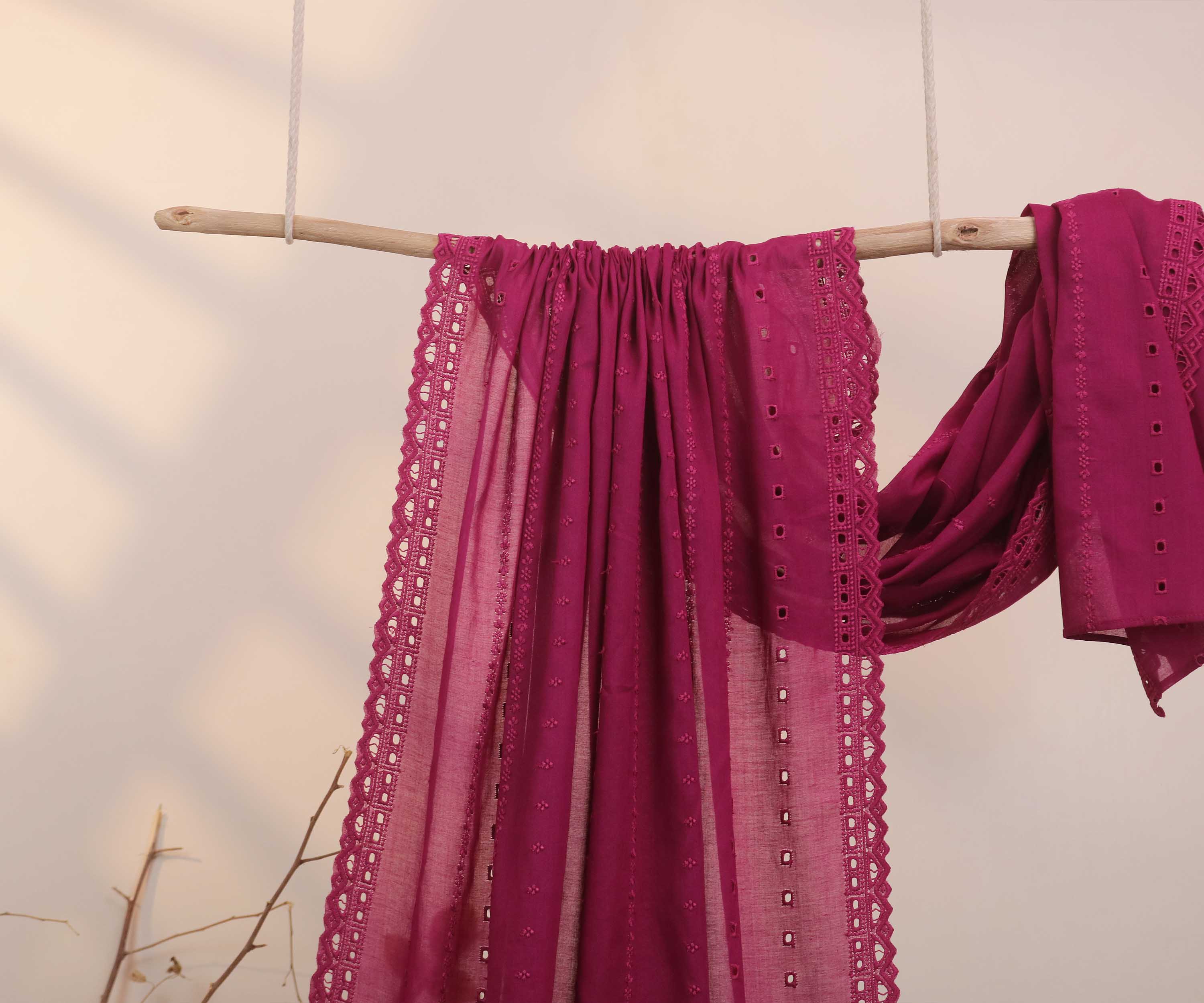 Embroidered Lawn Shawl 2868I - Image 3