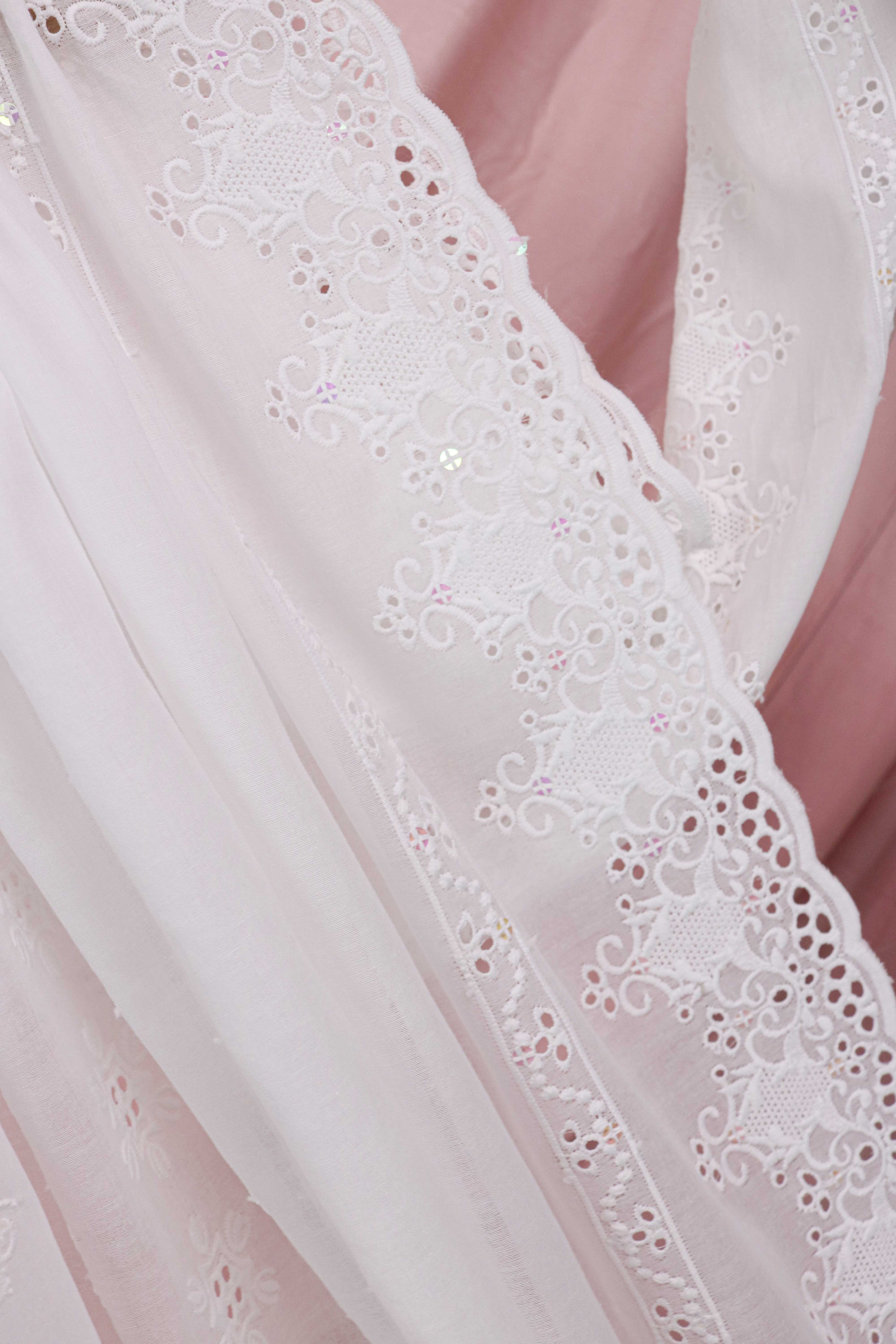 Embroidered Lawn Full Size Shawl 3179 - Image 3