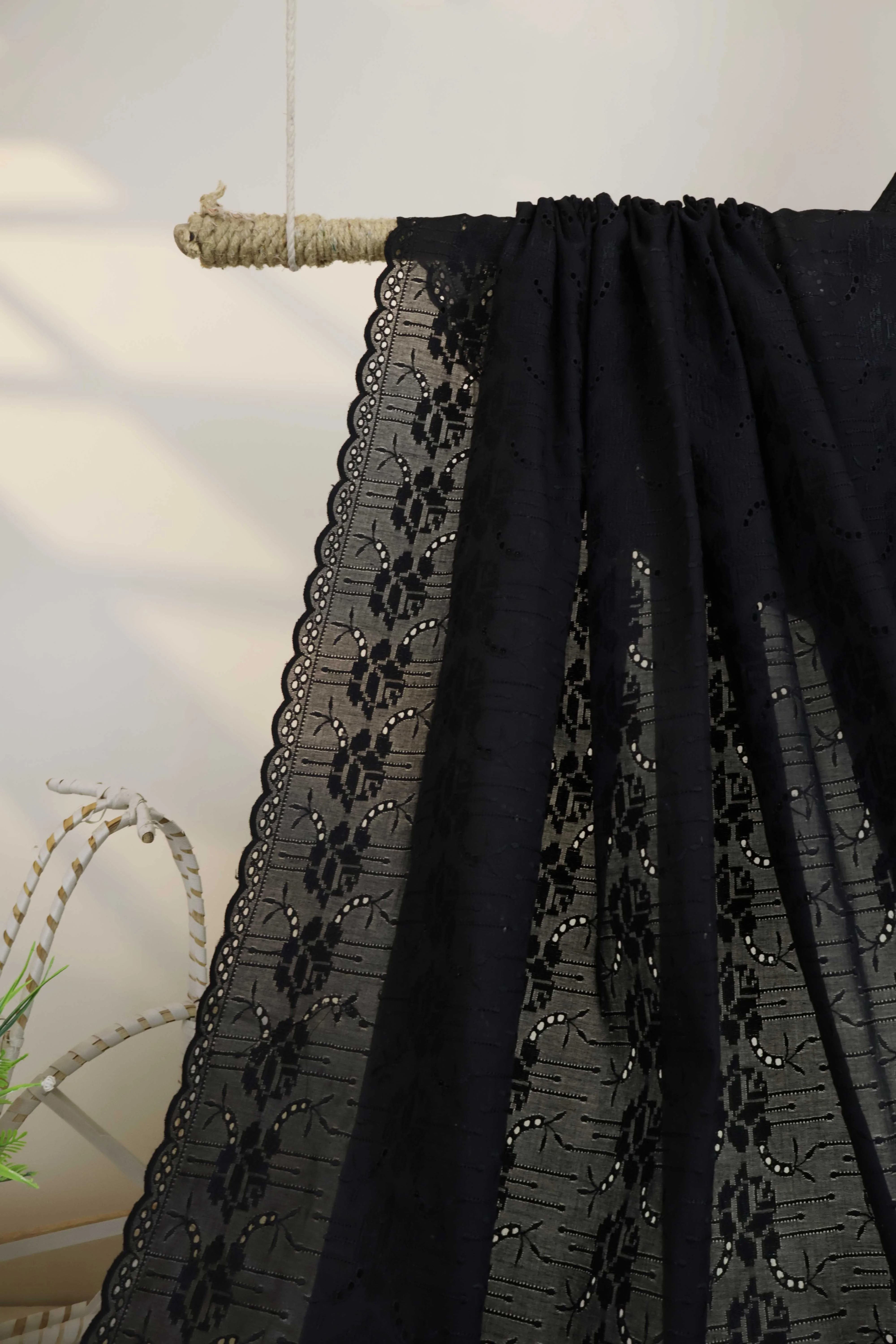 Embroidered Lawn Shawl 3364D - Image 4