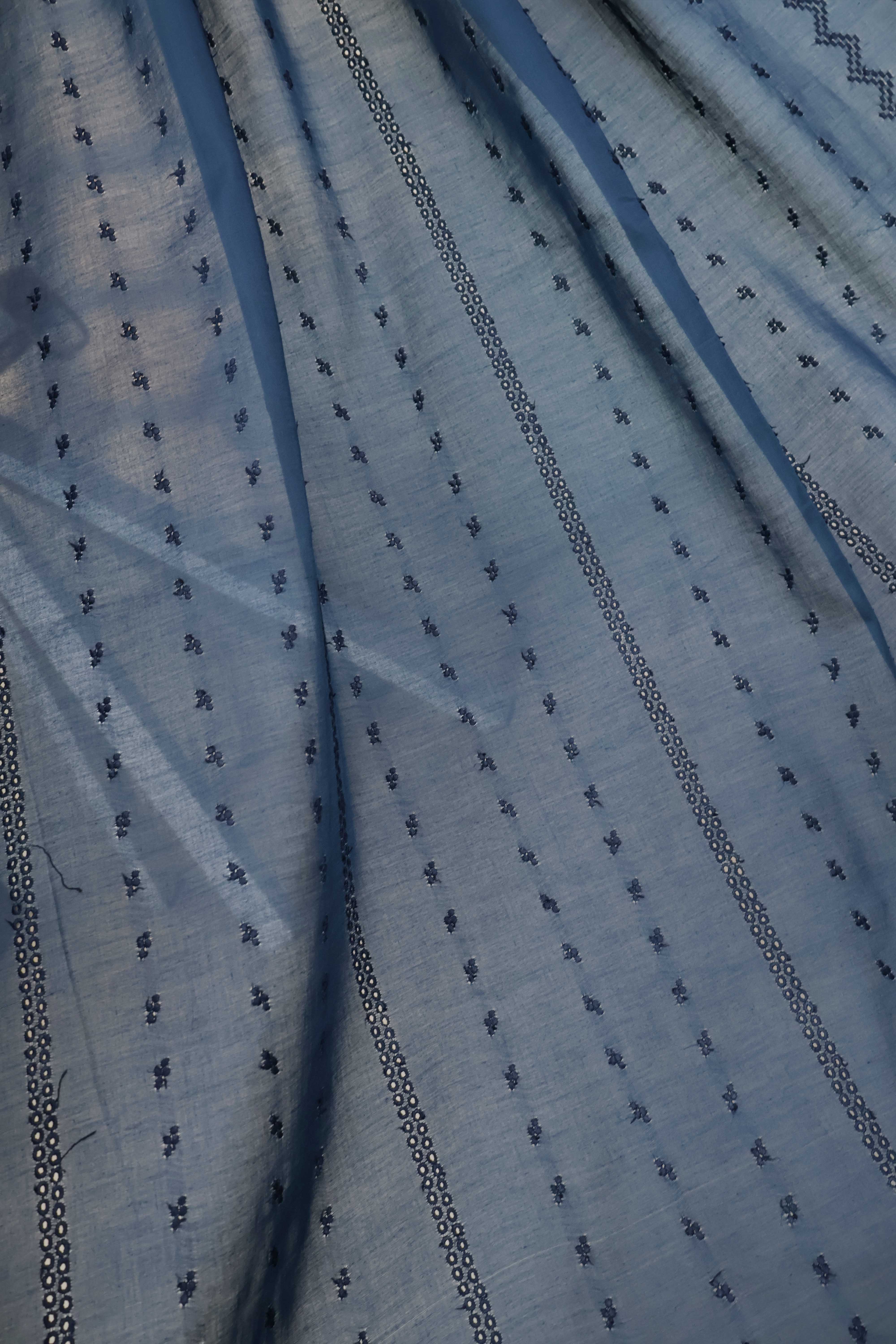 Embroidered Lawn Shawl 3787EE - Image 5