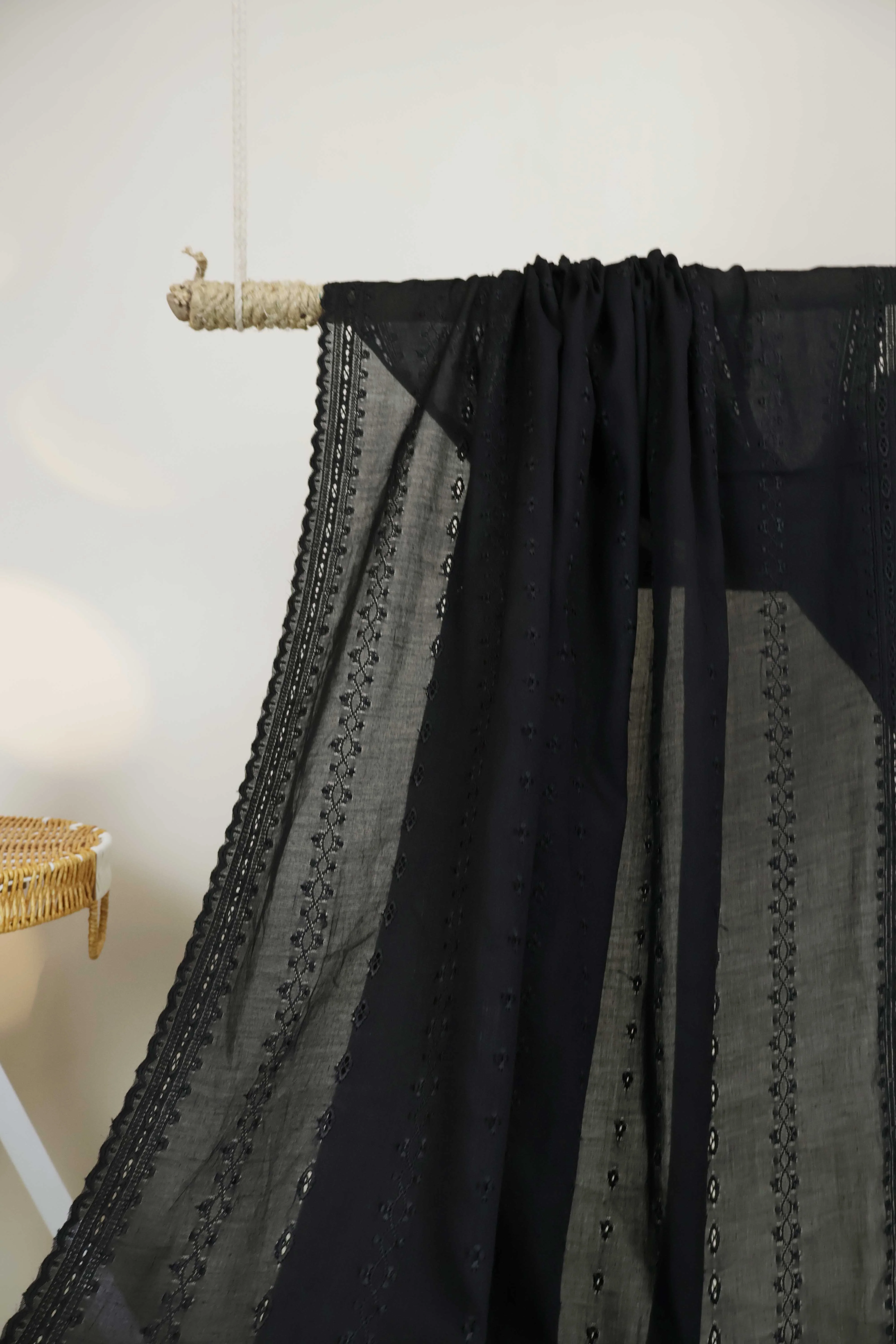 Embroidered Lawn Shawl 3787G - Image 3