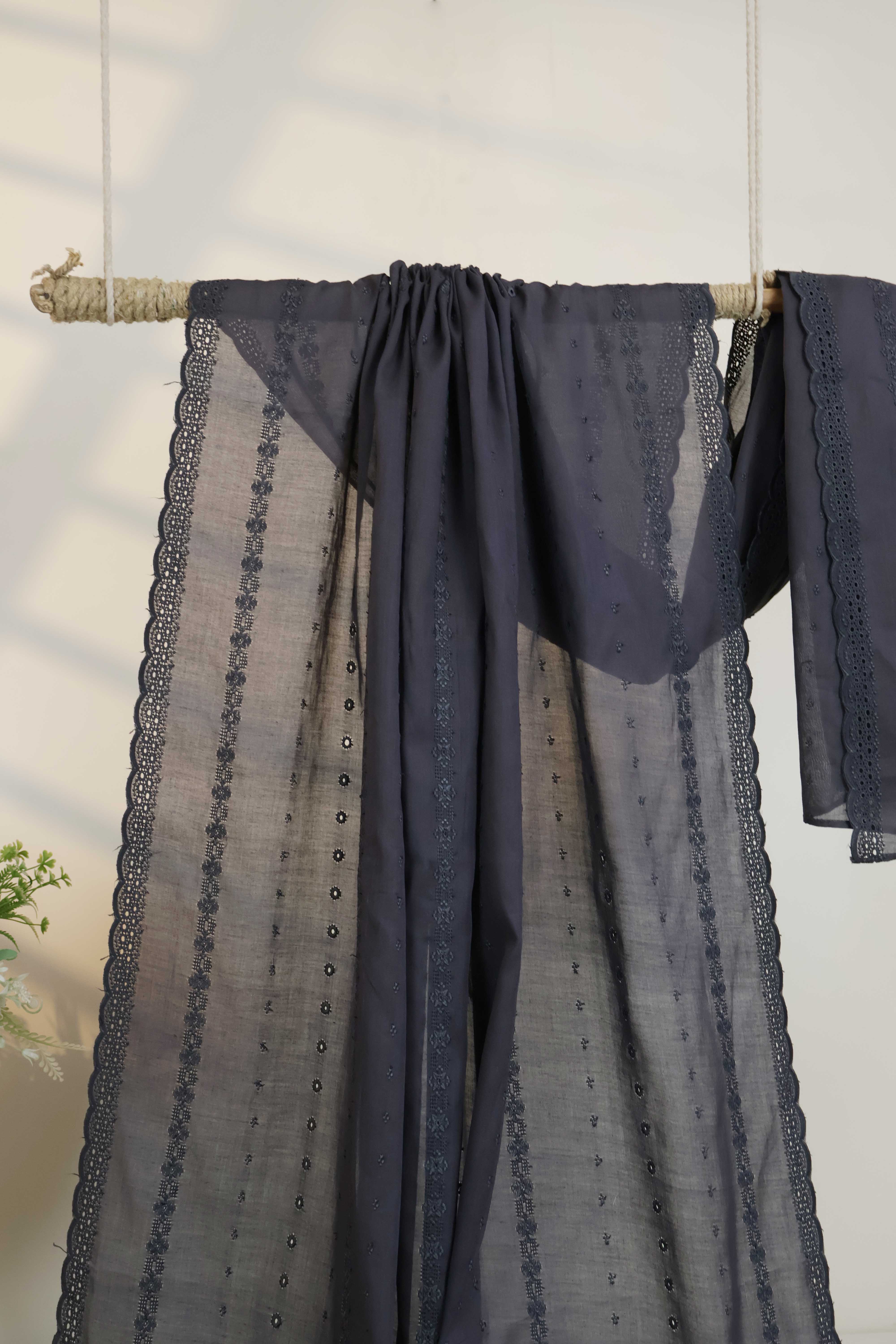 Embroidered Lawn Shawl 3787II - Image 3