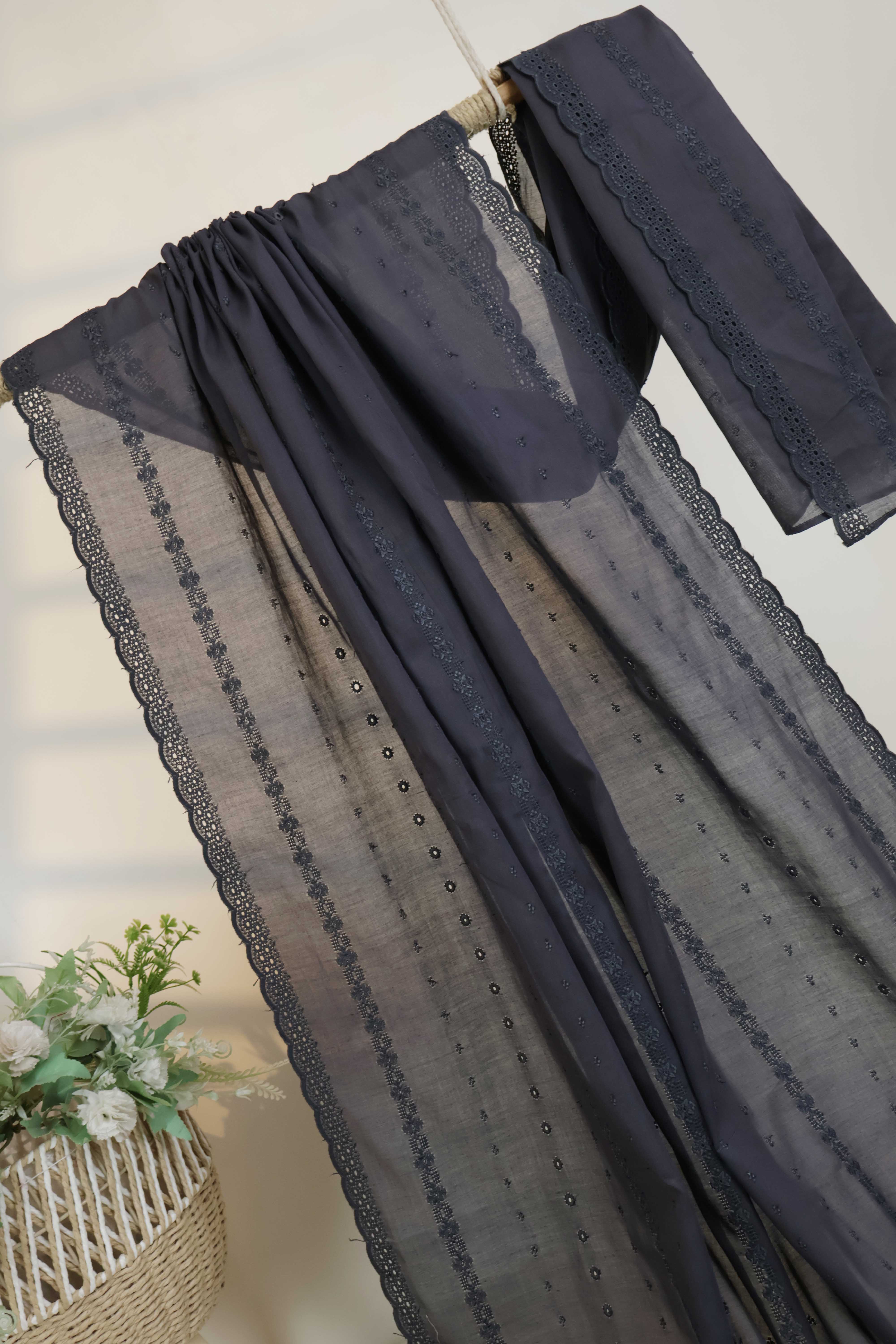 Embroidered Lawn Shawl 3787II - Image 4
