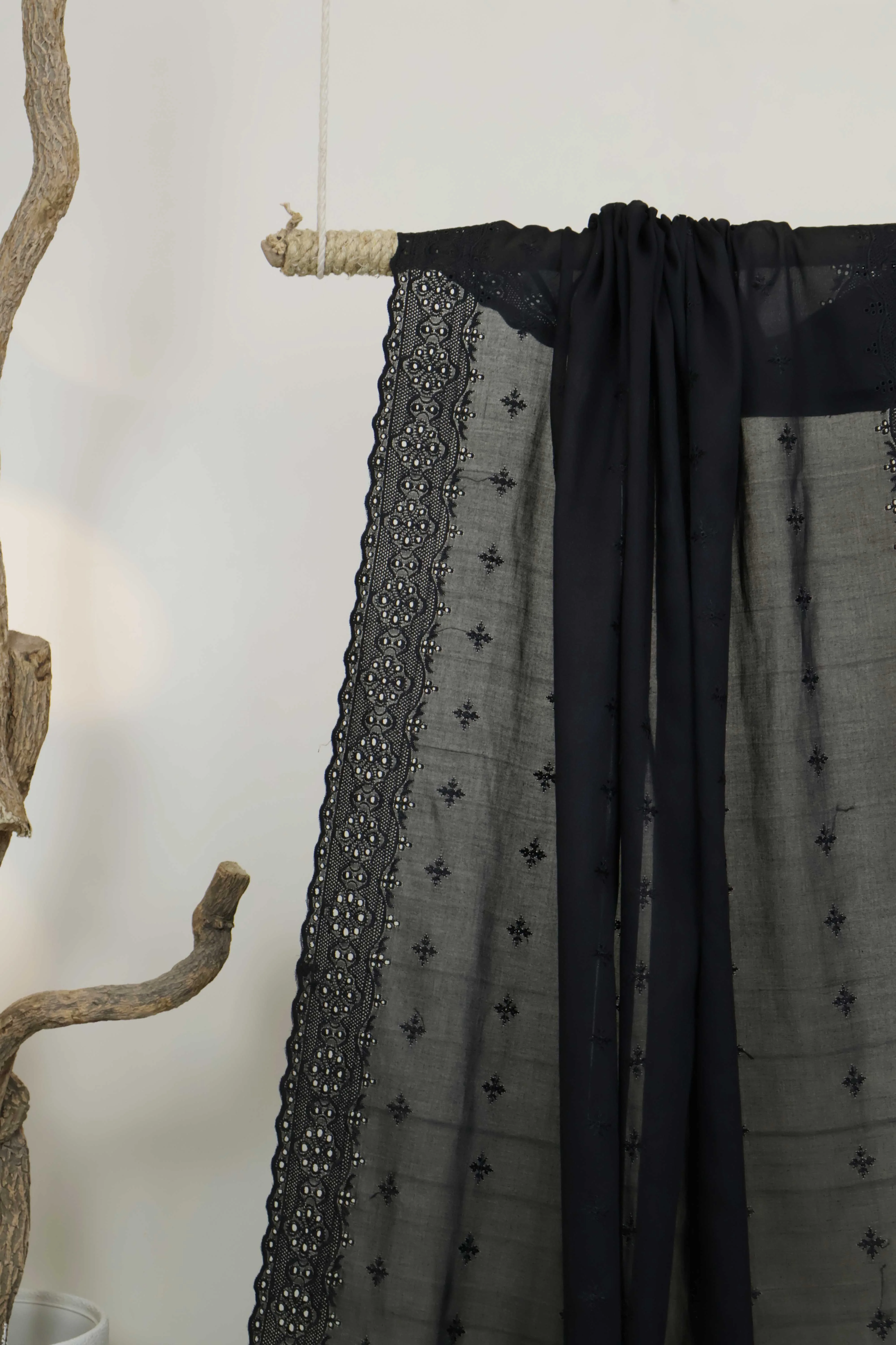 Embroidered Lawn Shawl HLSH127 - Image 3