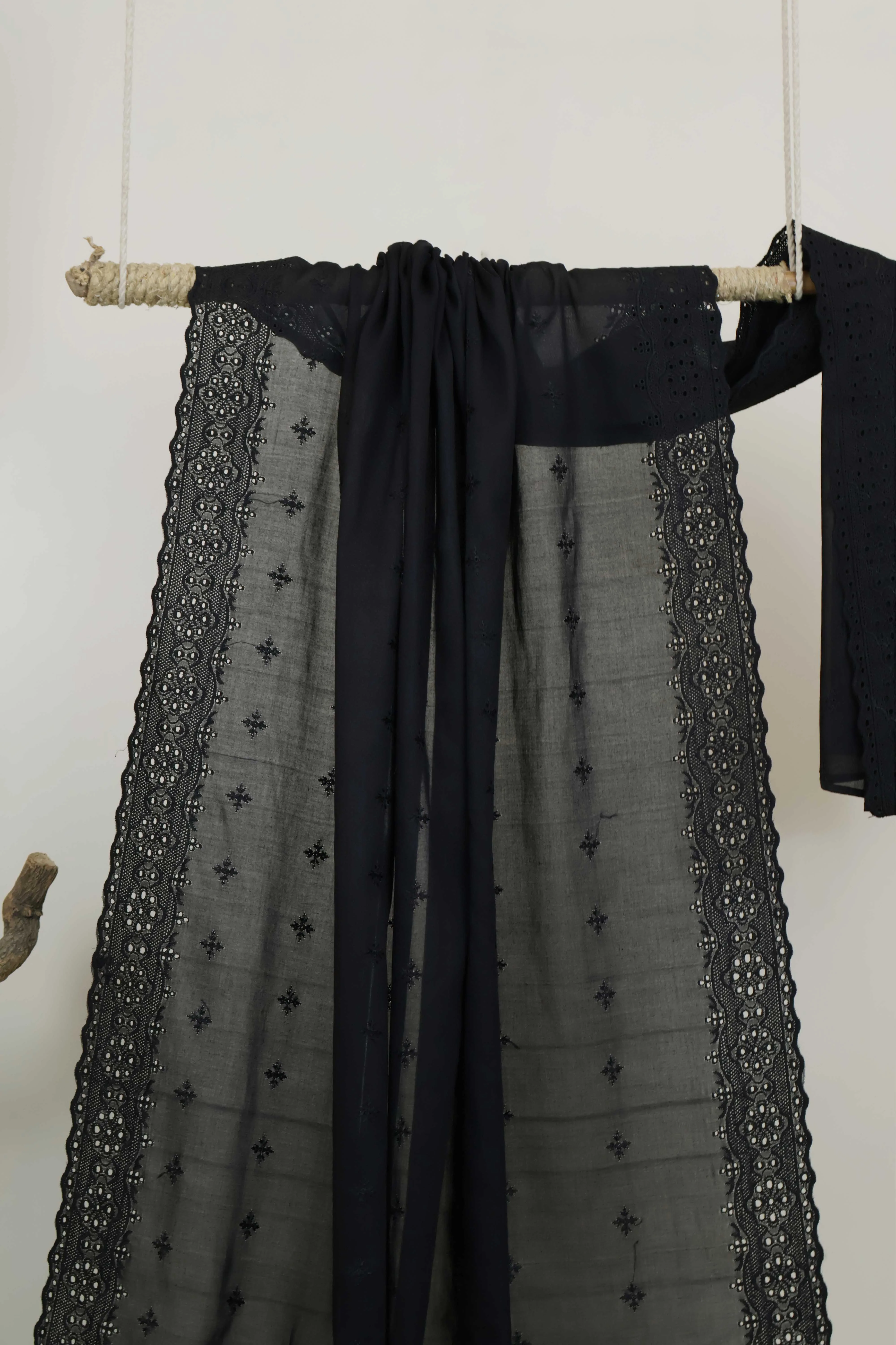 Embroidered Lawn Shawl HLSH127 - Image 4