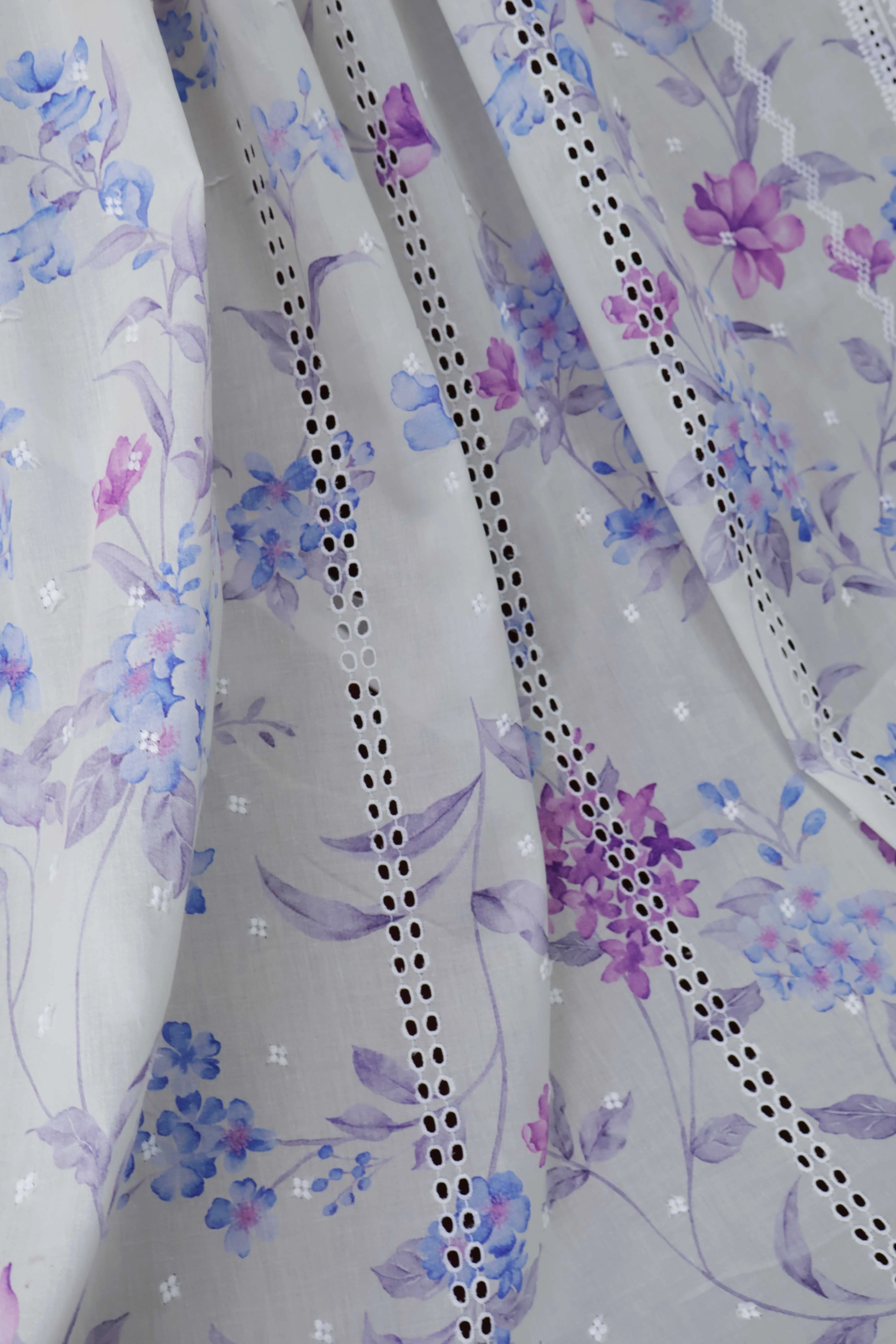 Embroidered Lawn Shawl LSST16 - Image 4