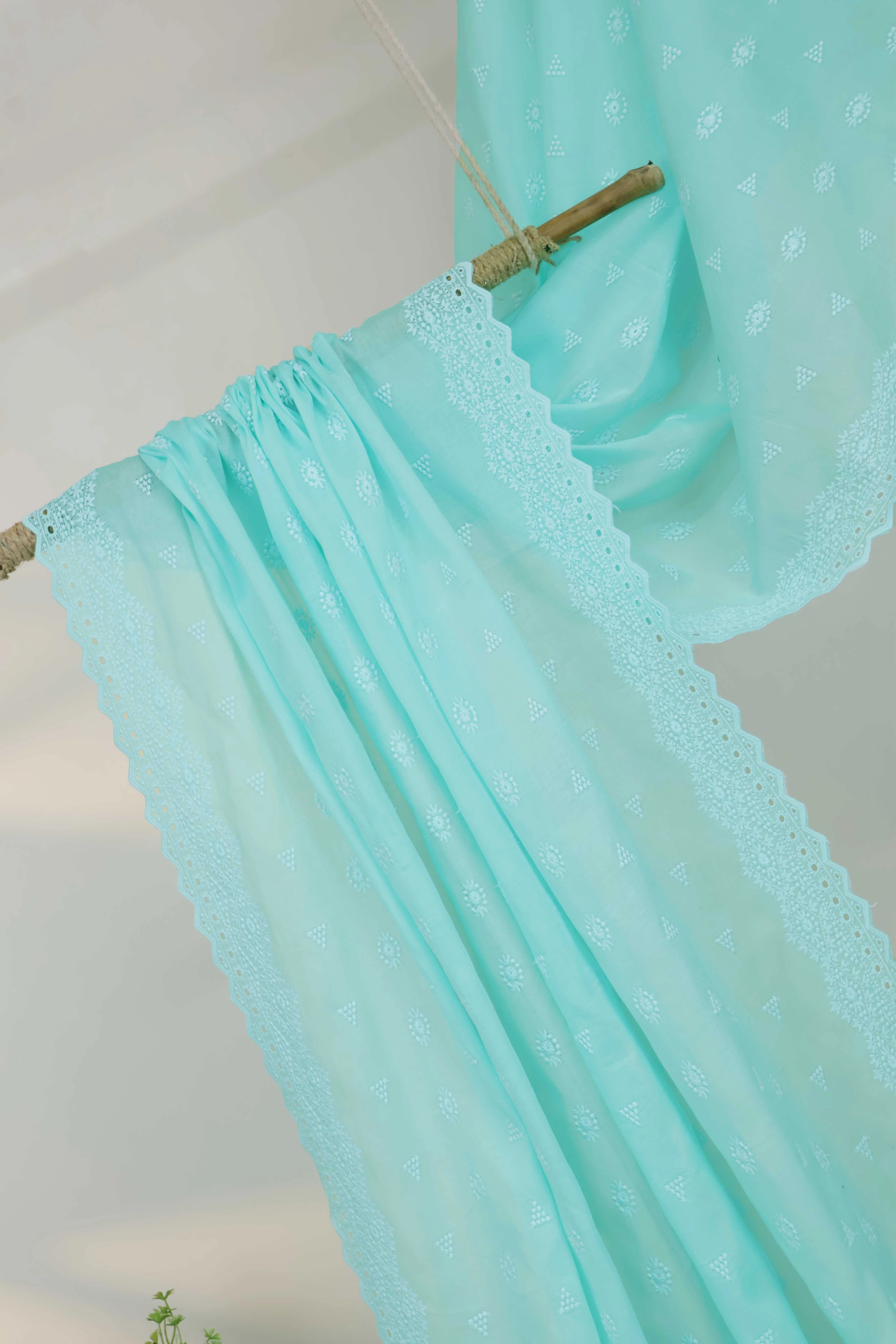 Full Embroidered Lawn Shawl 3800D - Image 4