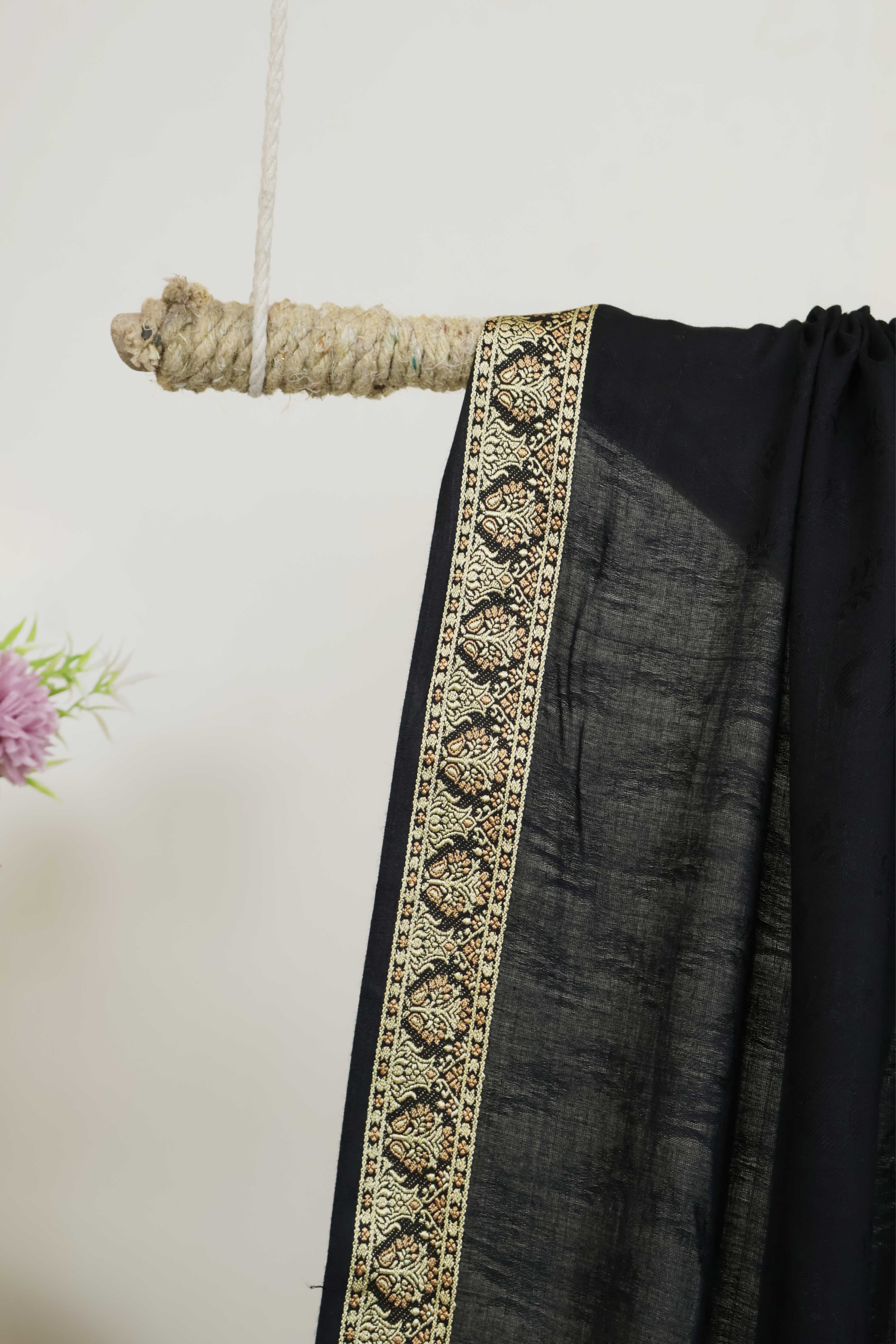 Jacquard Border Shawl HLSH104 - Image 4