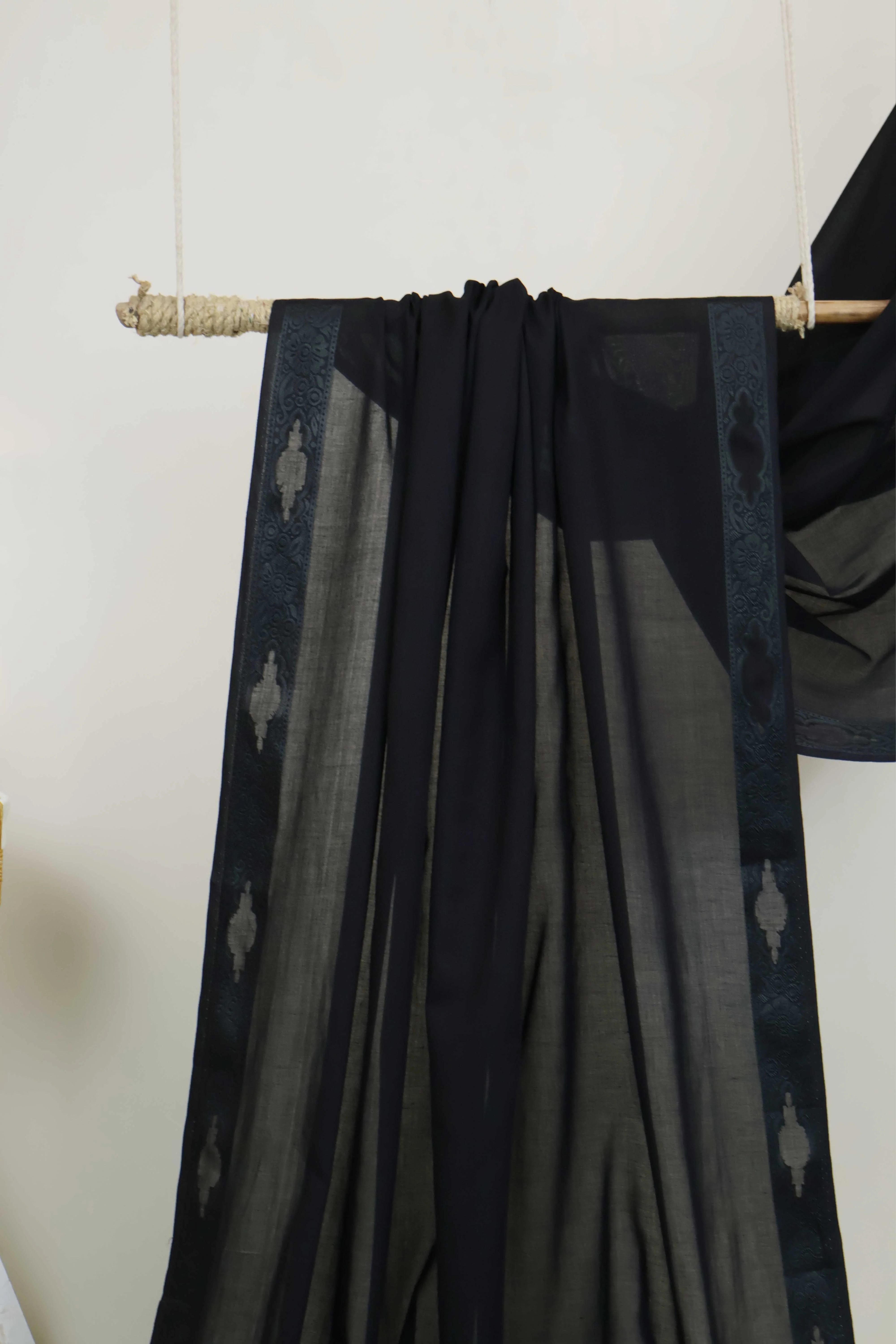 Jacquard Border Lawn Shawl HLSH141 - Image 3