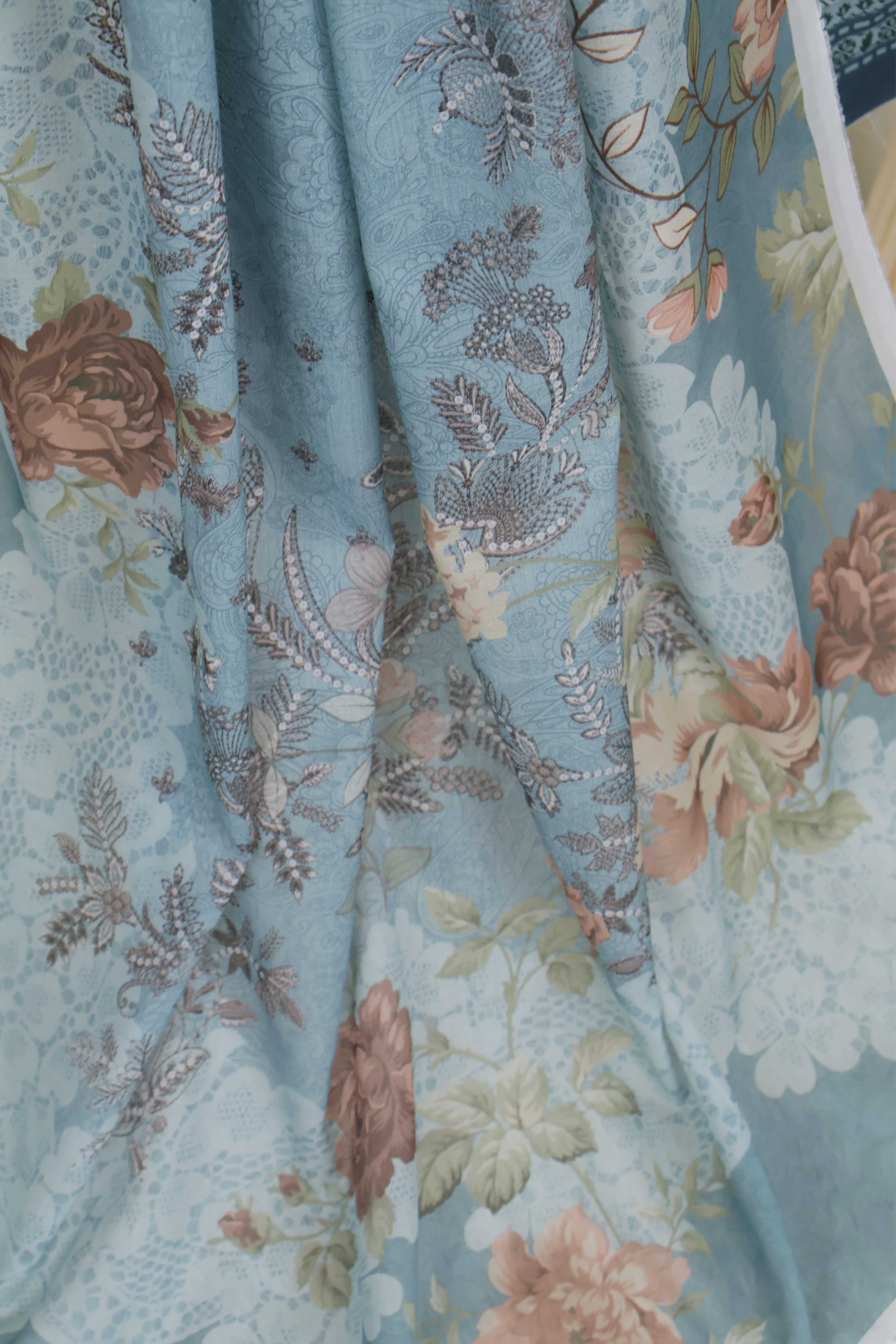 3-Piece Lawn Embroidered Suit V1D07 - Image 4