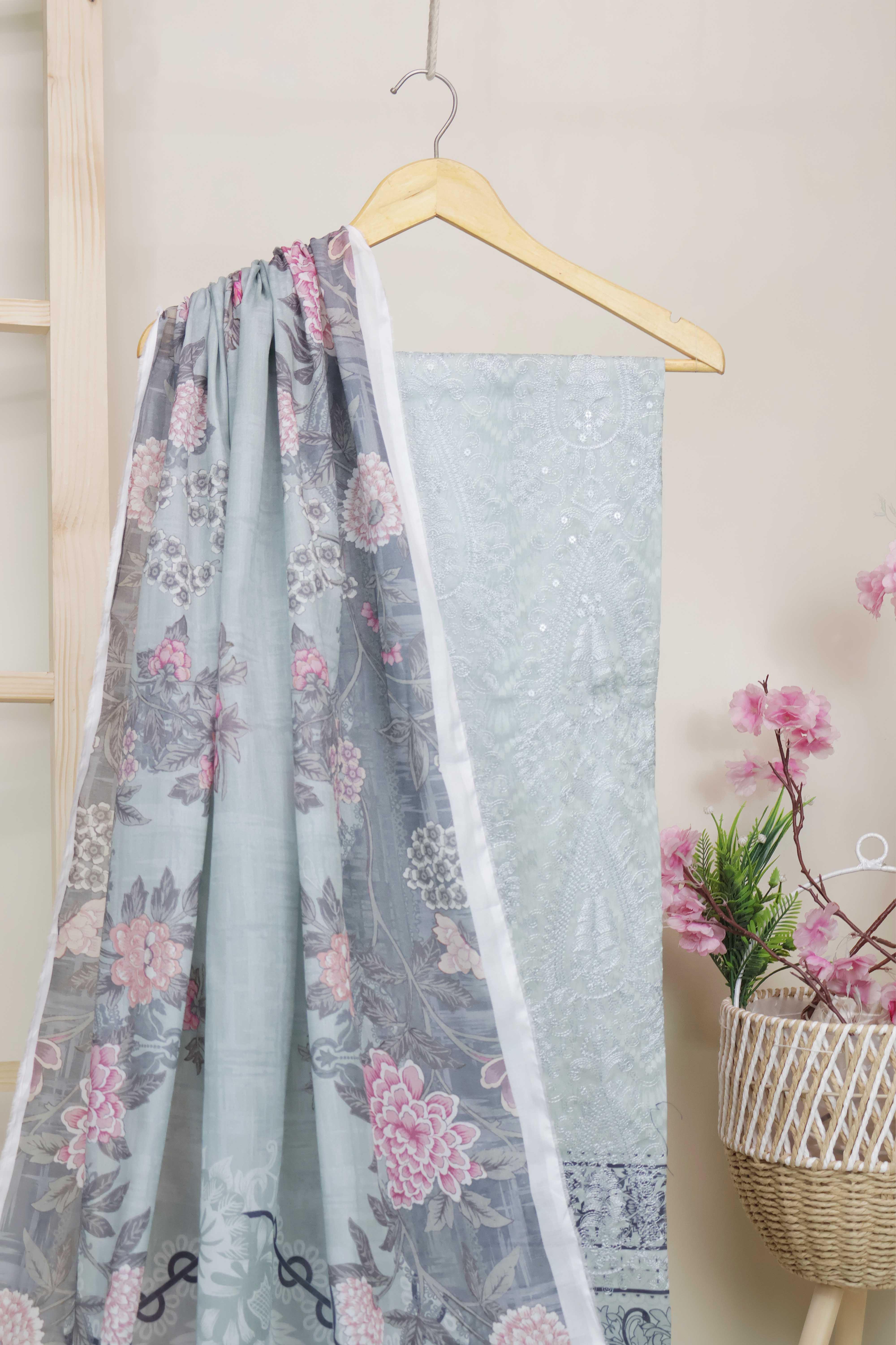 3-Piece Lawn Embroidered Suit V1D09 - Image 4