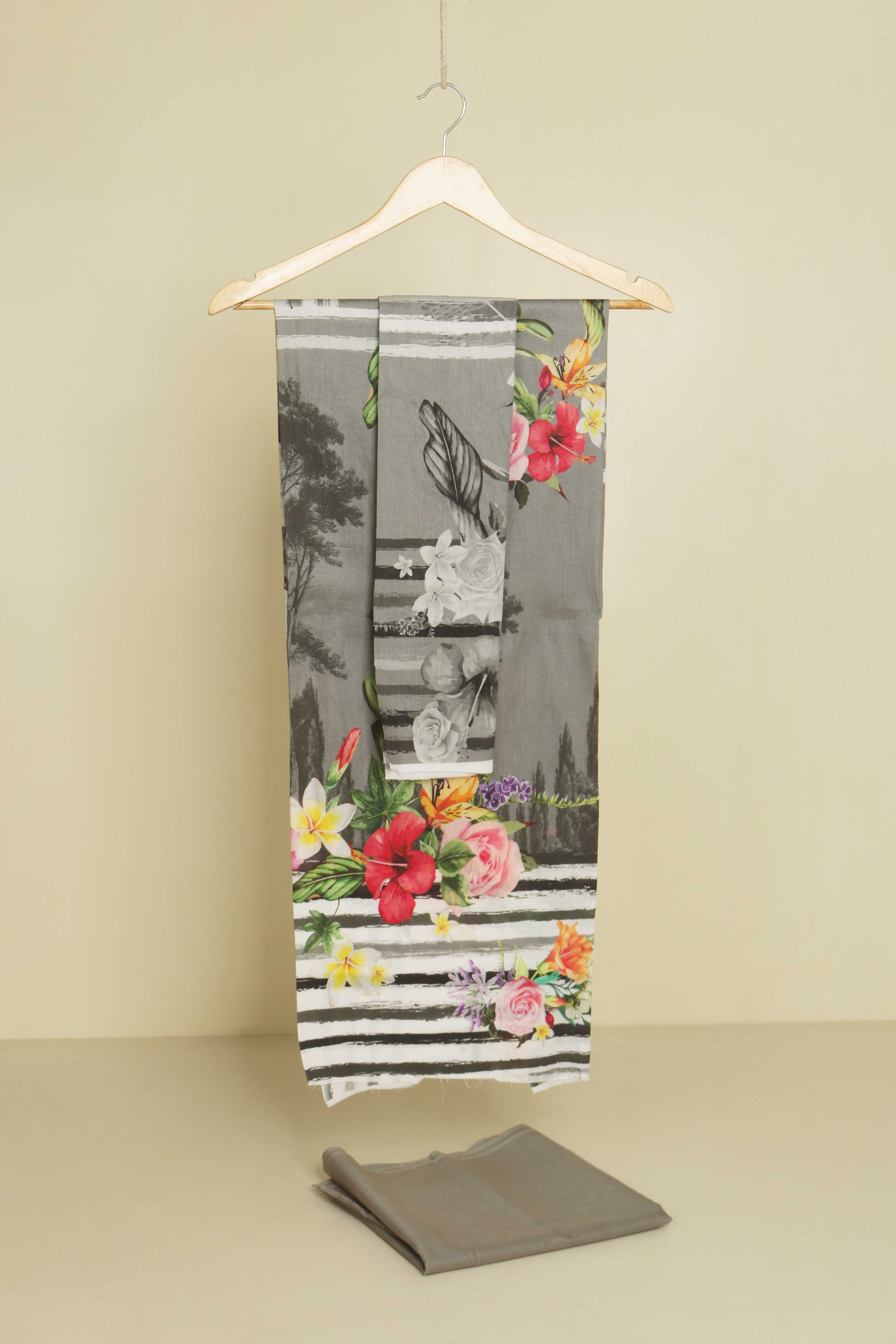 Lawn Printed Suit H25SLST10 - Image 3