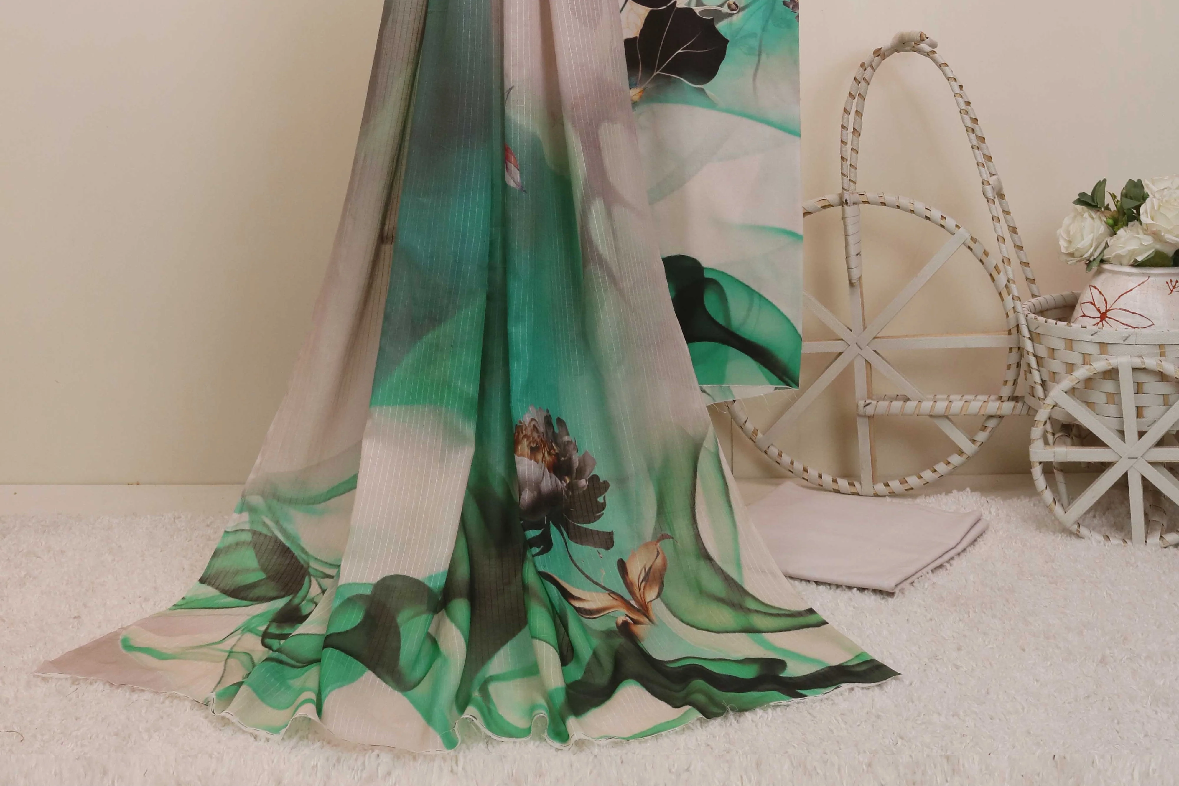 Lawn Printed Suit H25SLST35 - Image 4