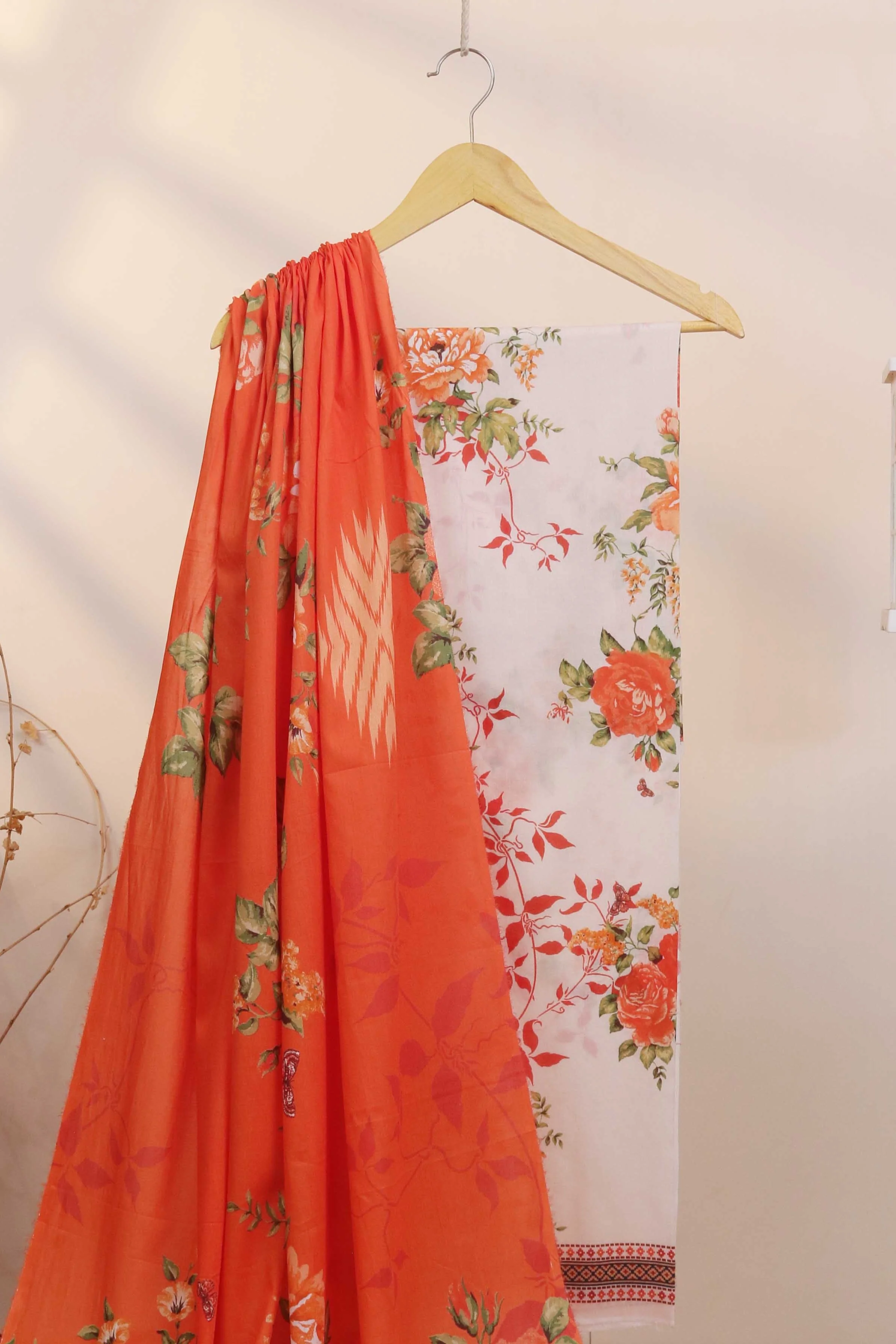 Lawn Printed Suit H25SLST62 - Image 3