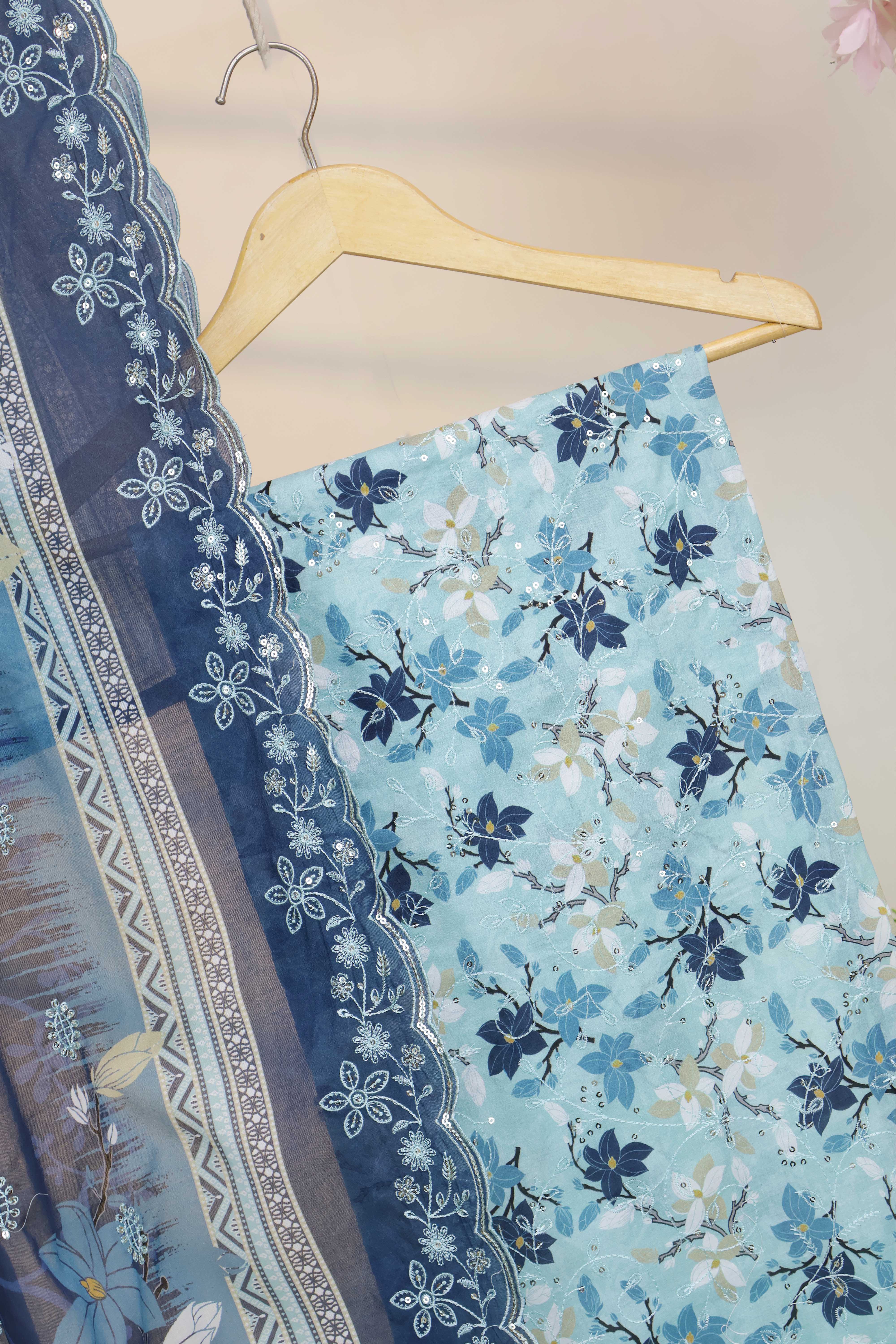 Luxury Lawn Embroidered Suit ELBS11 - Image 5