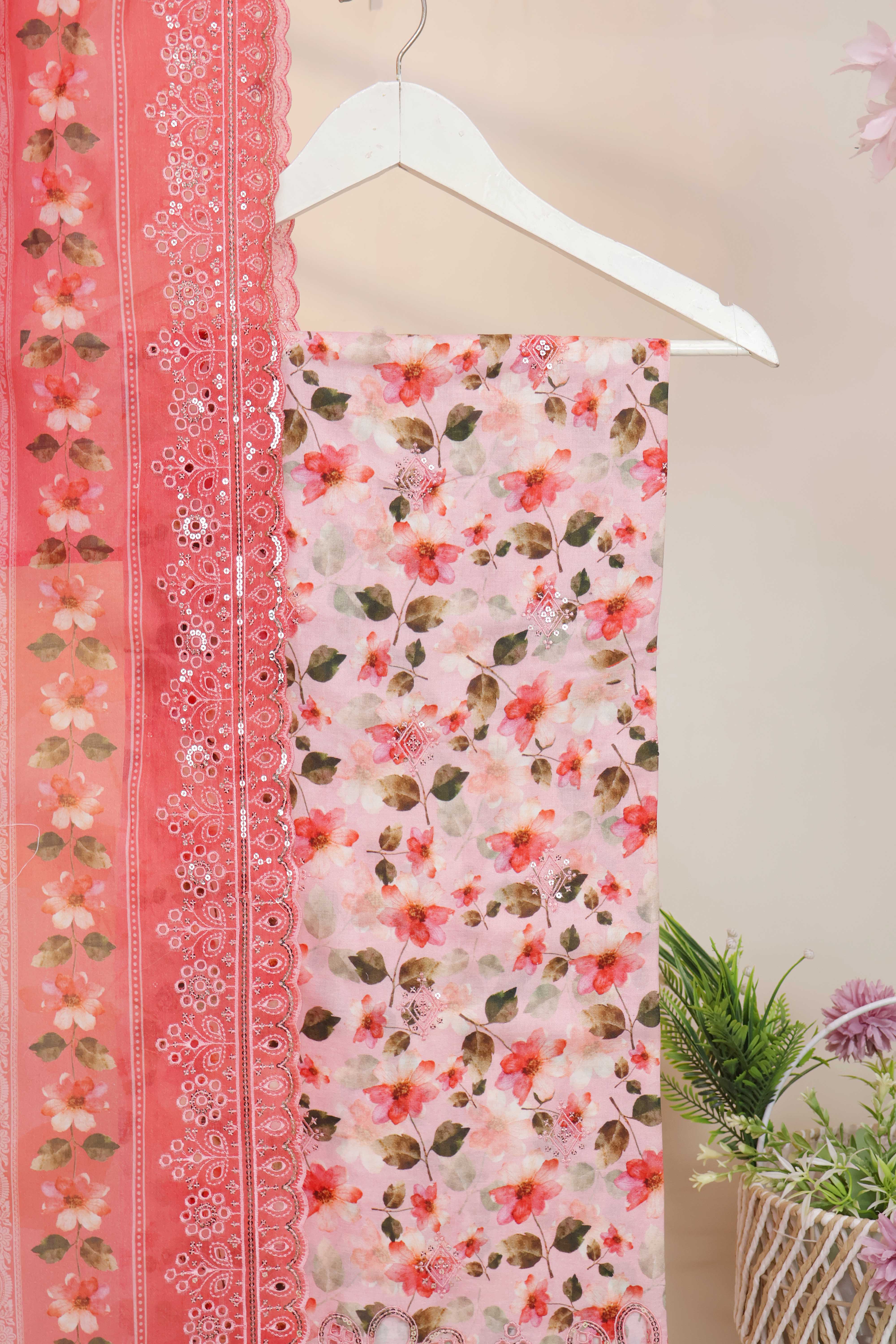 Luxury Lawn Embroidered Suit ELBS14 - Image 2