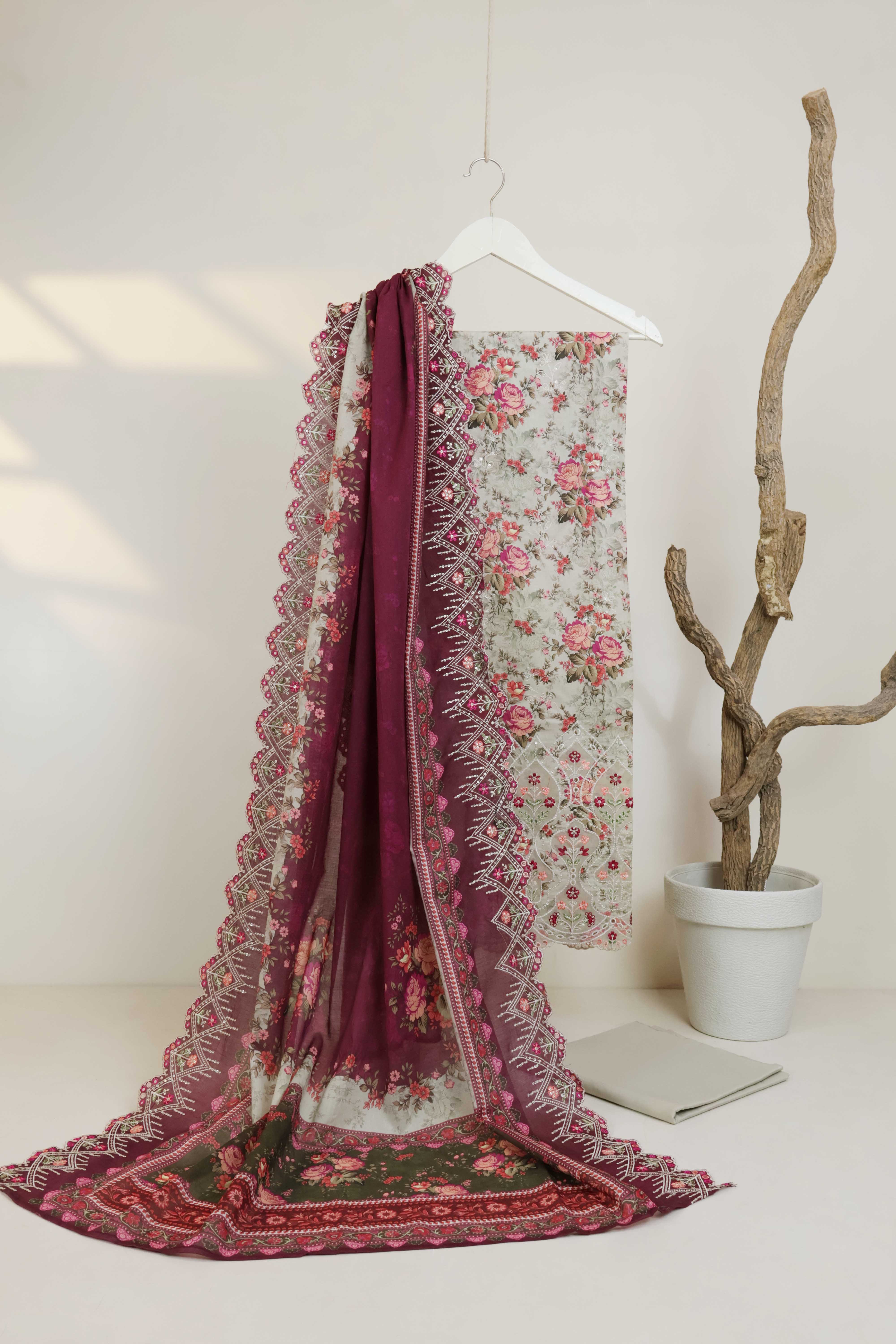 Luxury Lawn Embroidered Suit ELBS21 - Image 6