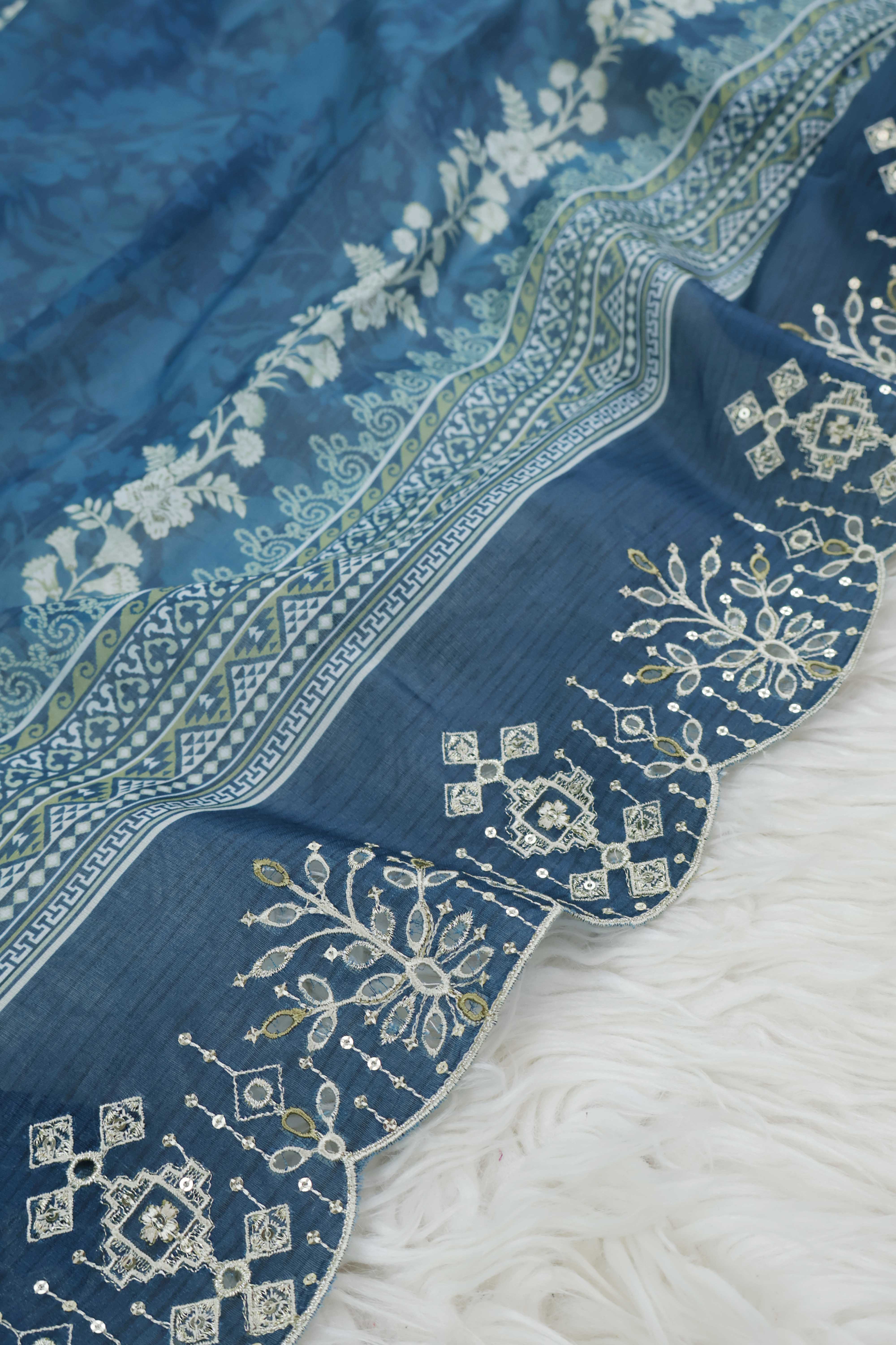 Luxury Lawn Embroidered Suit ELBS24 - Image 6