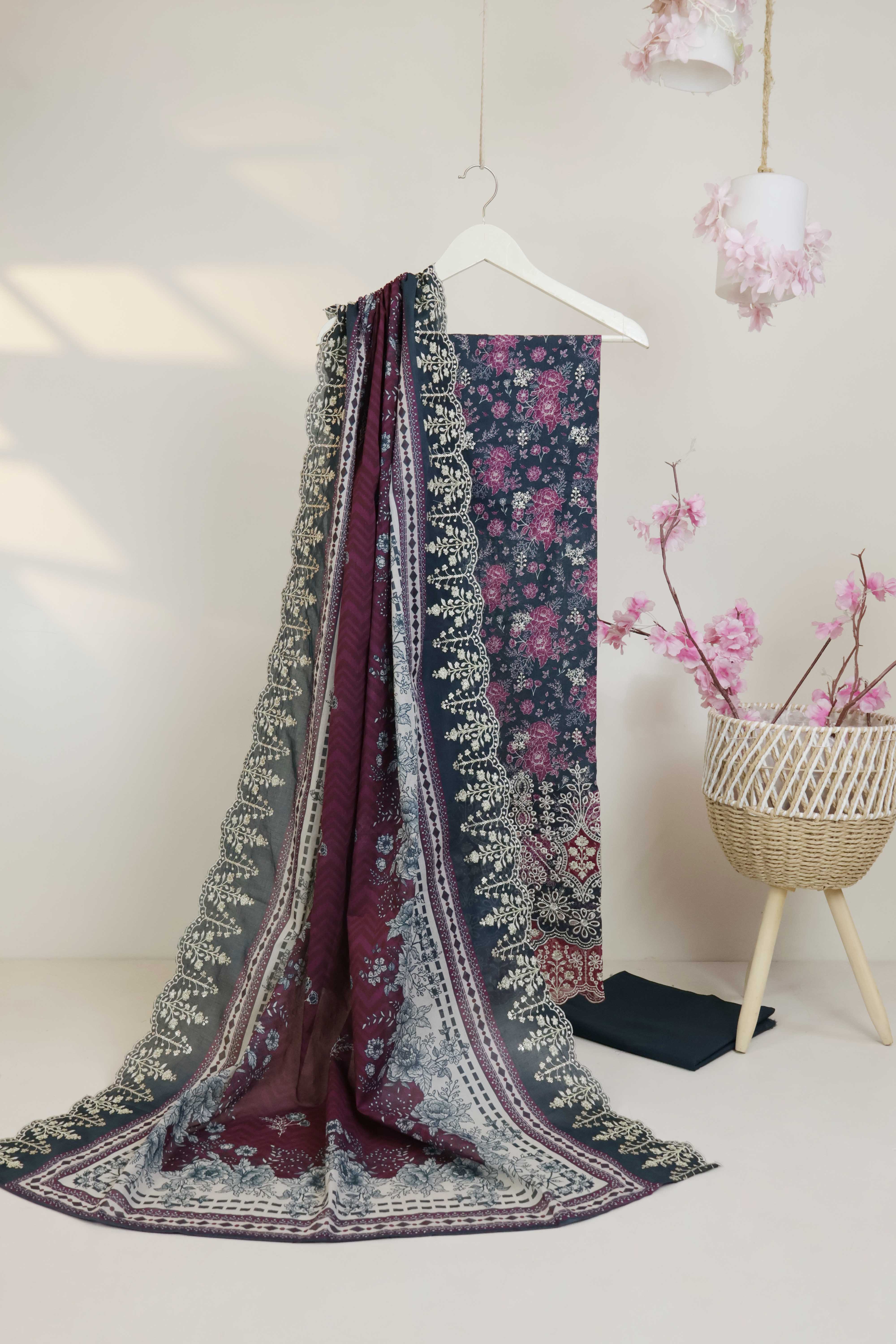 Luxury Lawn Embroidered Suit ELBS26 - Image 6