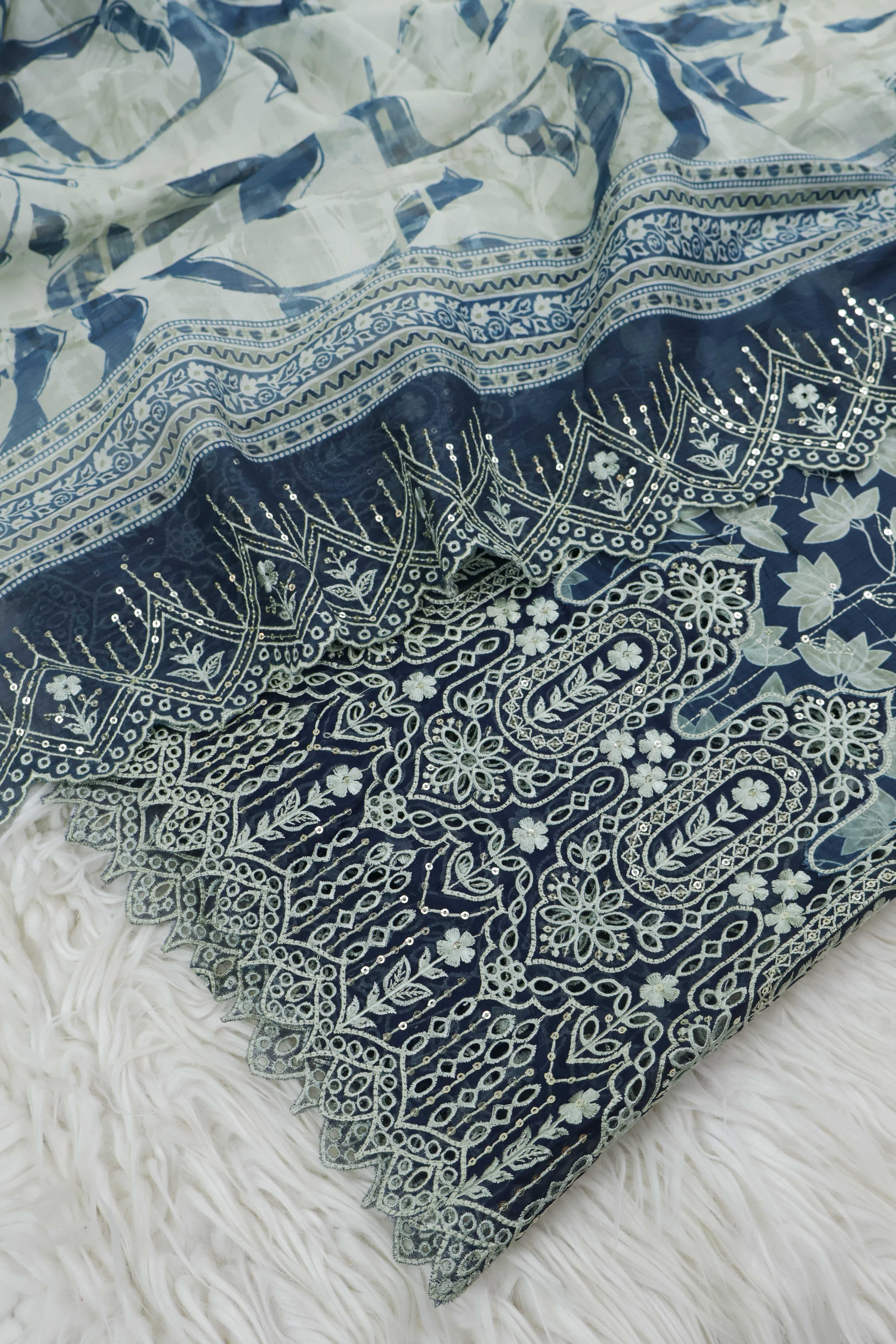 Luxury Lawn Embroidered Suit ELBS27 - Image 2