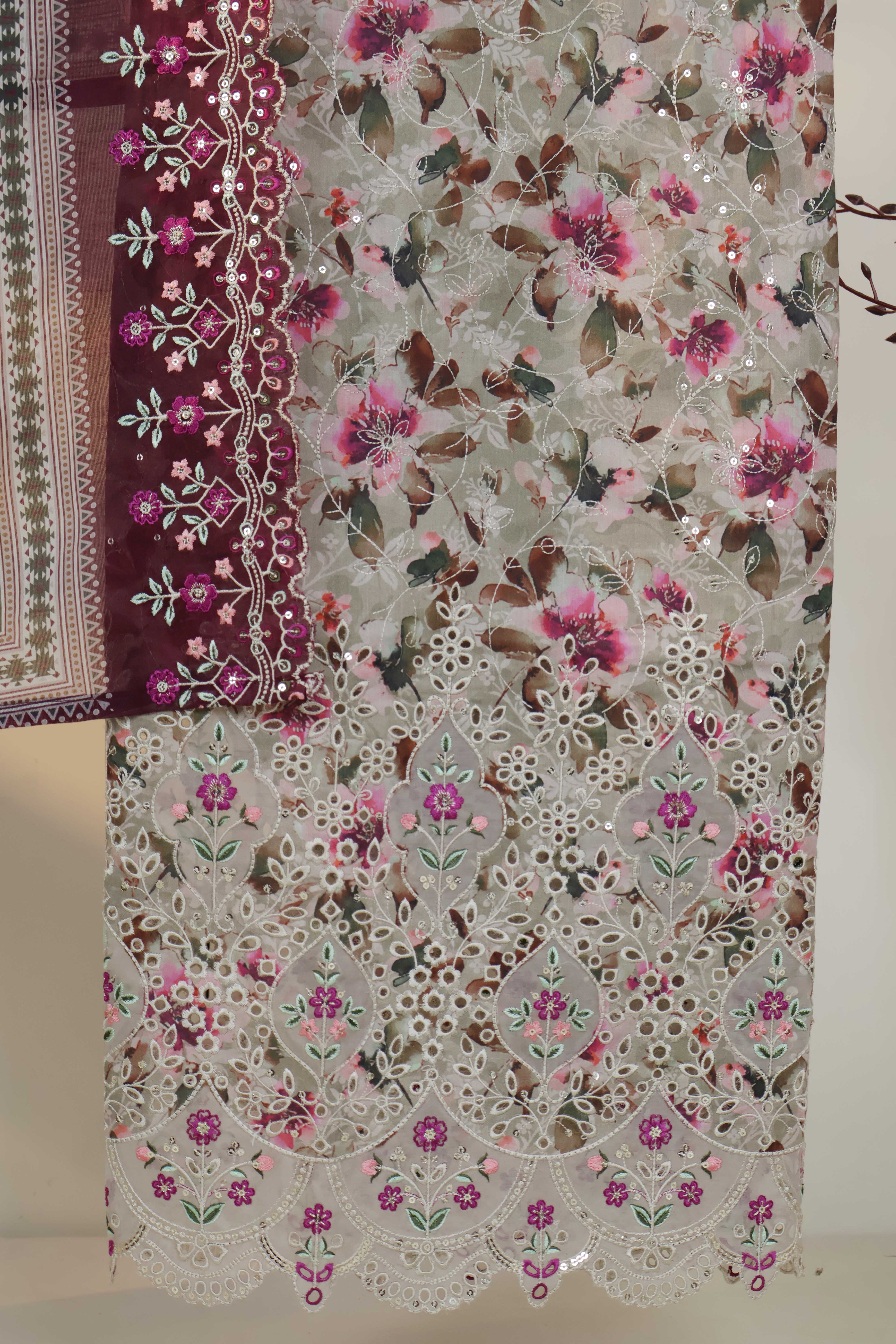 Luxury Lawn Embroidered Suit ELBS28 - Image 3