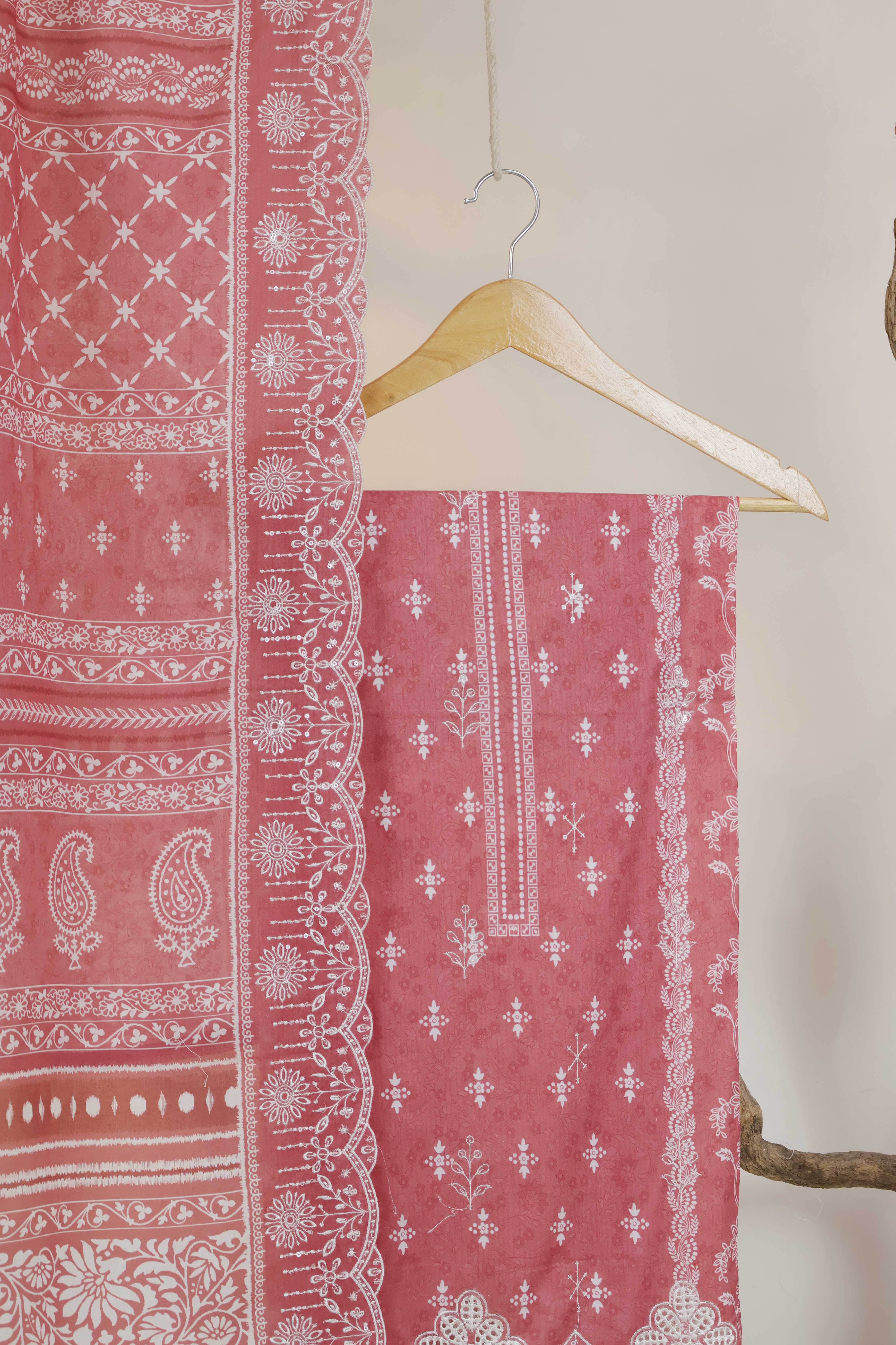 Luxury Lawn Embroidered Suit ELBS30 - Image 4