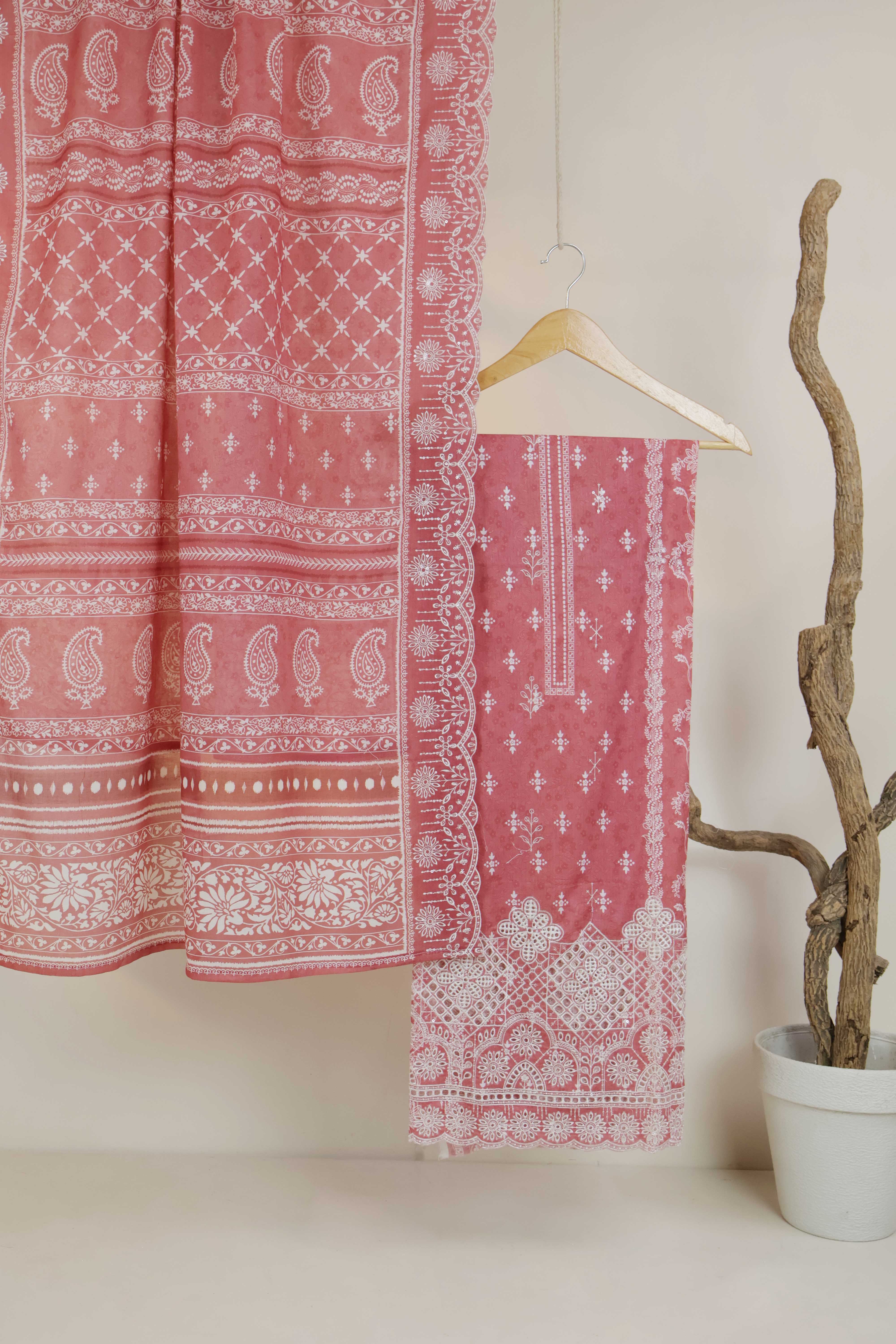 Luxury Lawn Embroidered Suit ELBS30 - Image 5