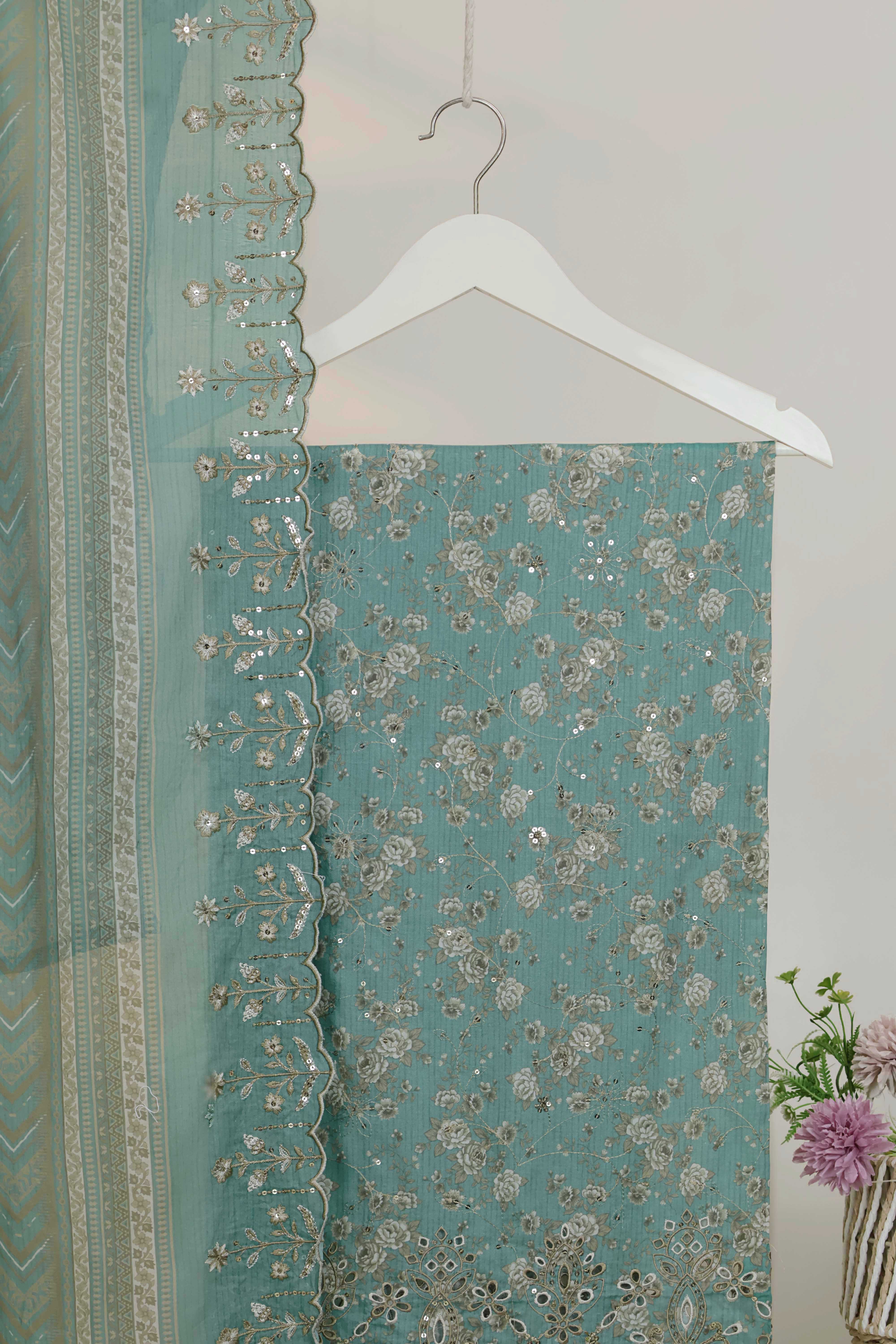 Luxury Lawn Embroidered Suit ELBS31 - Image 4