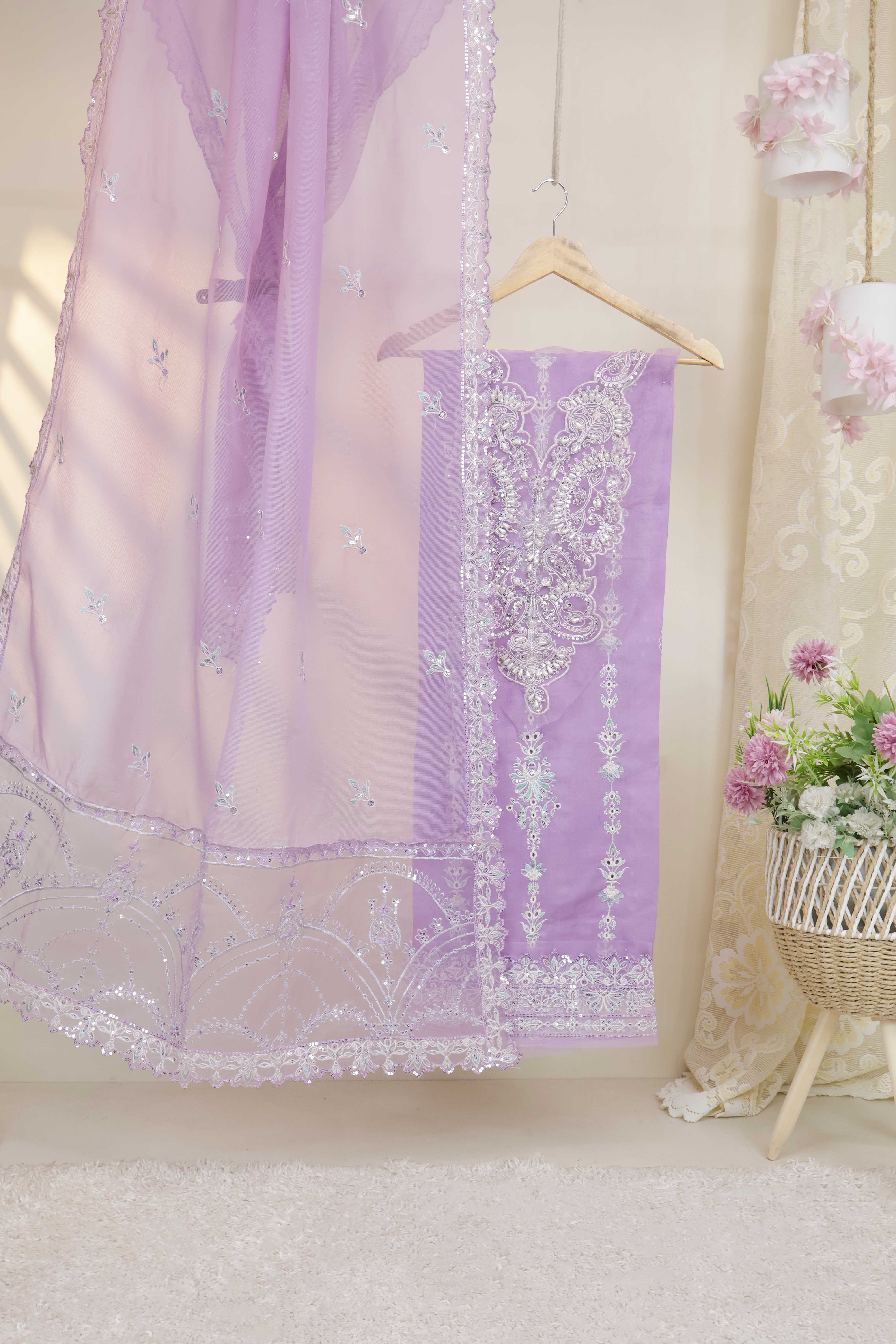 Luxury Lawn Embroidered Suit ELHA02 - Image 3
