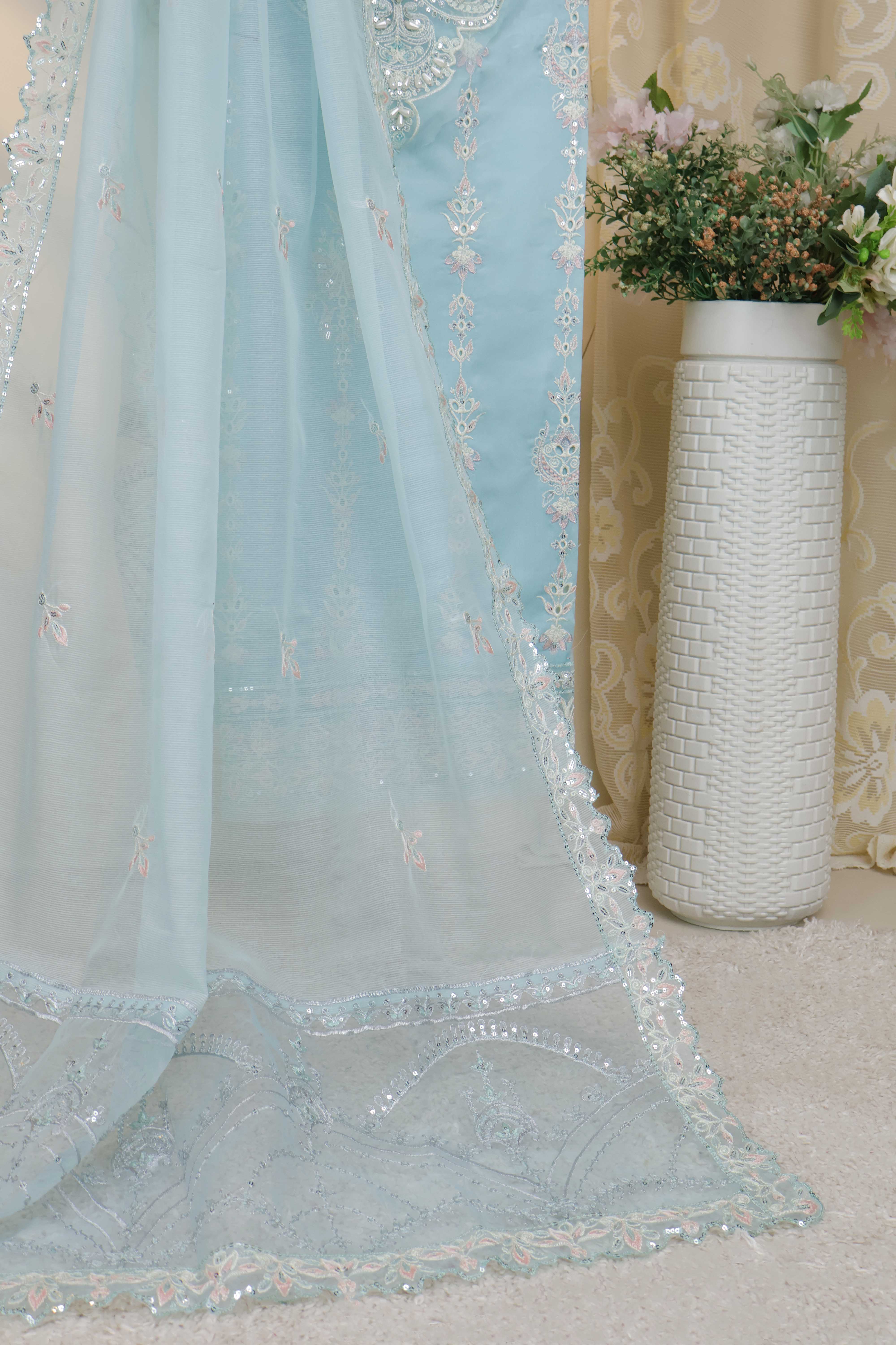 Luxury Lawn Embroidered Suit ELHA01 - Image 6