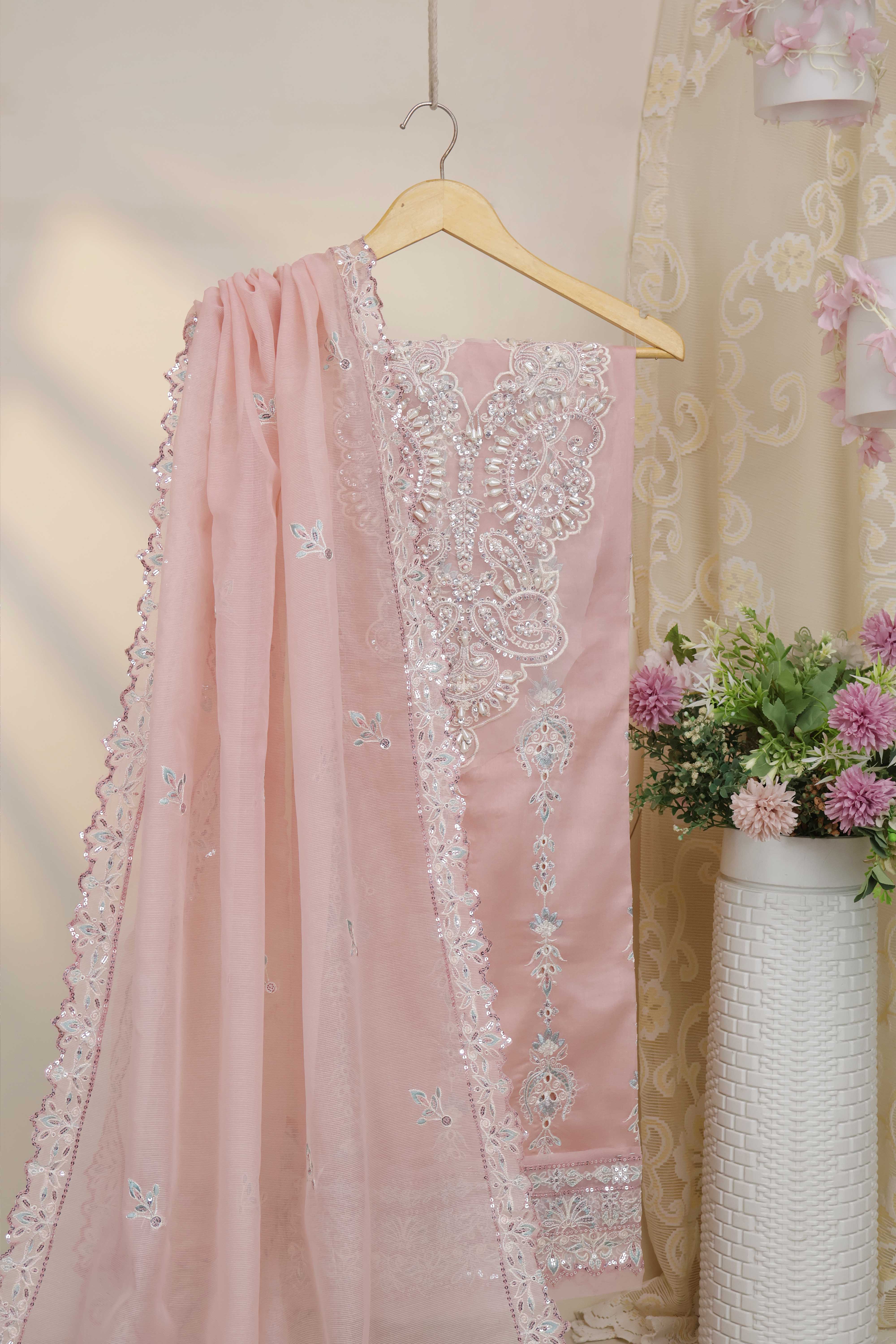 Luxury Lawn Embroidered Suit ELHA03 - Image 2