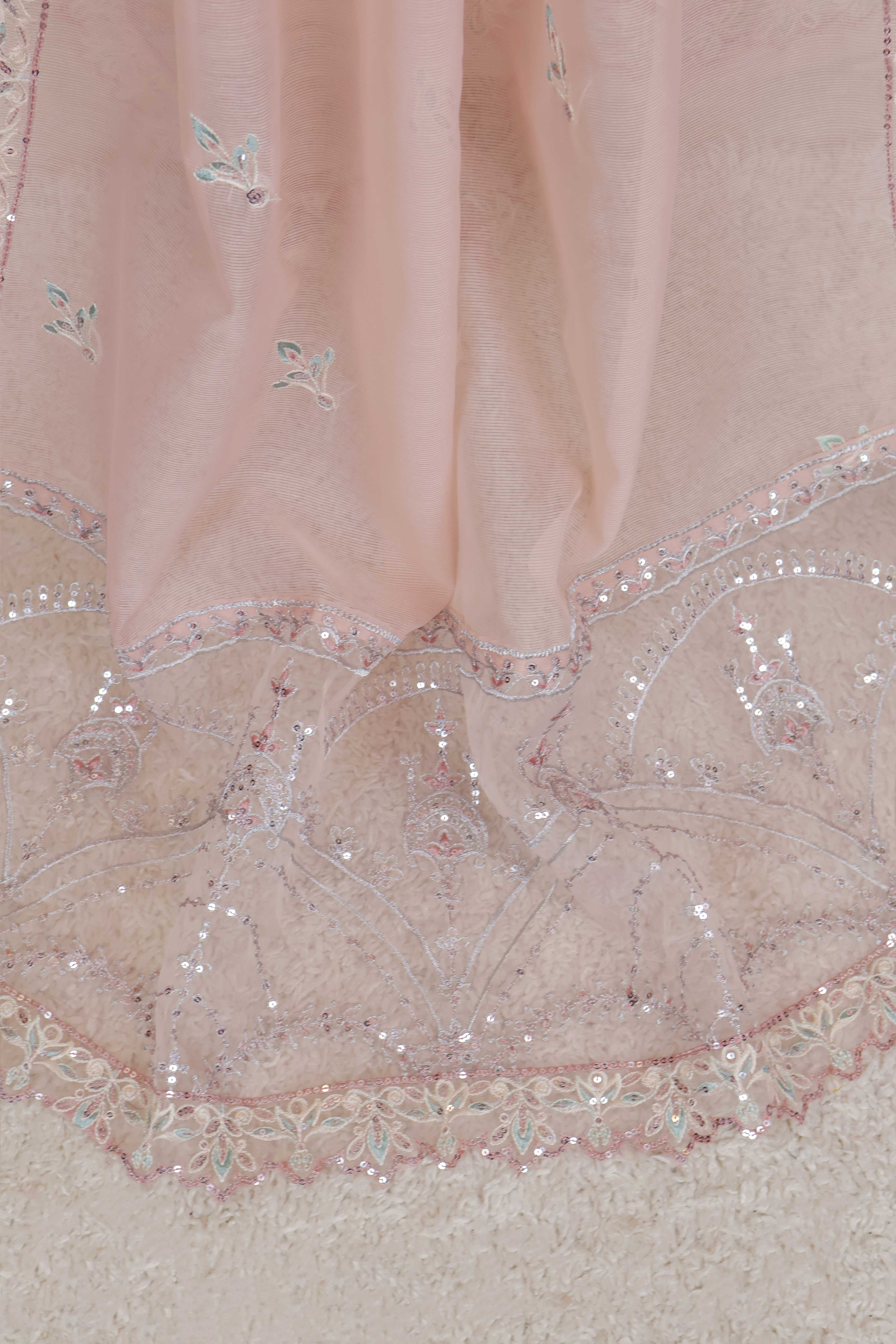 Luxury Lawn Embroidered Suit ELHA03 - Image 5