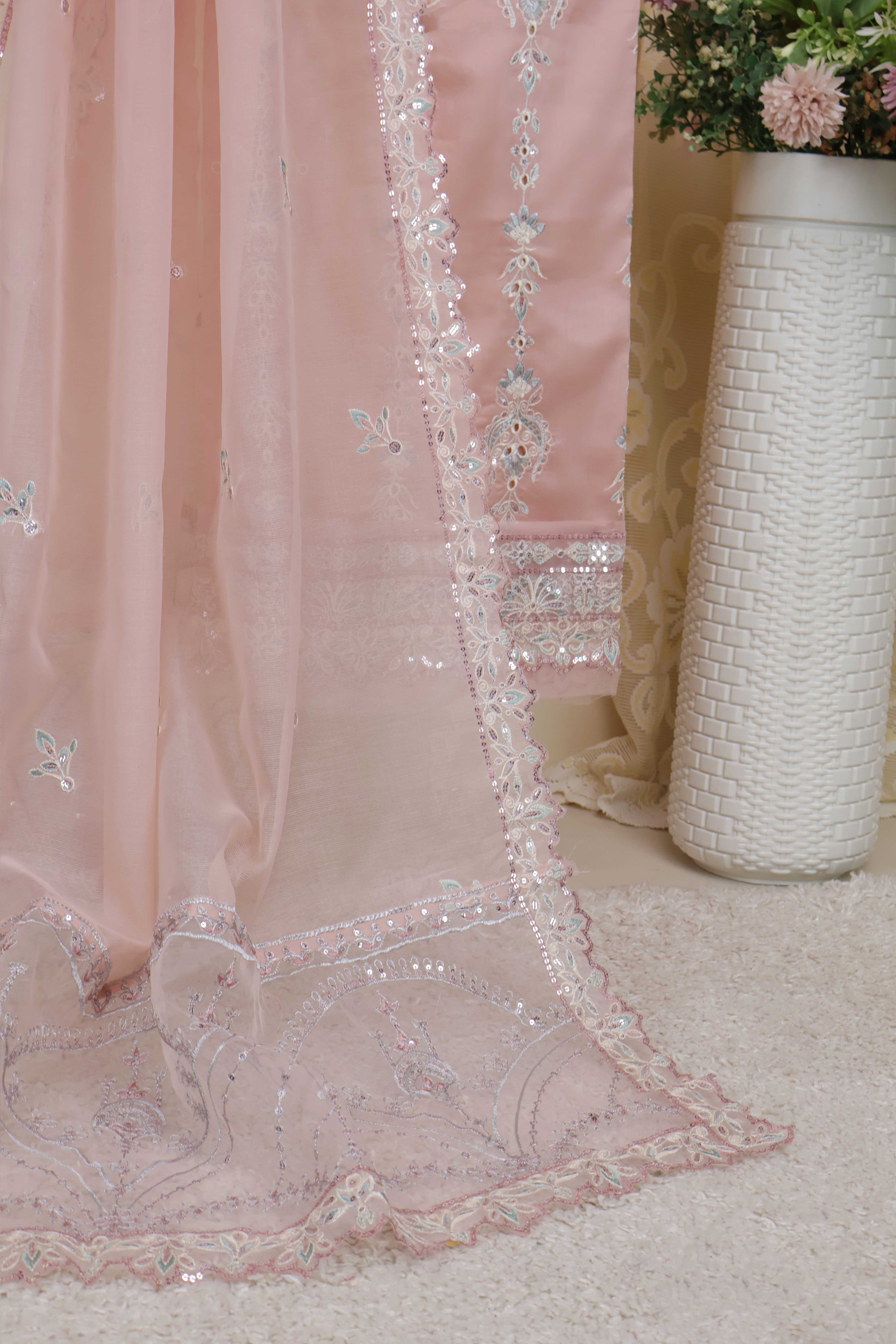 Luxury Lawn Embroidered Suit ELHA03 - Image 6