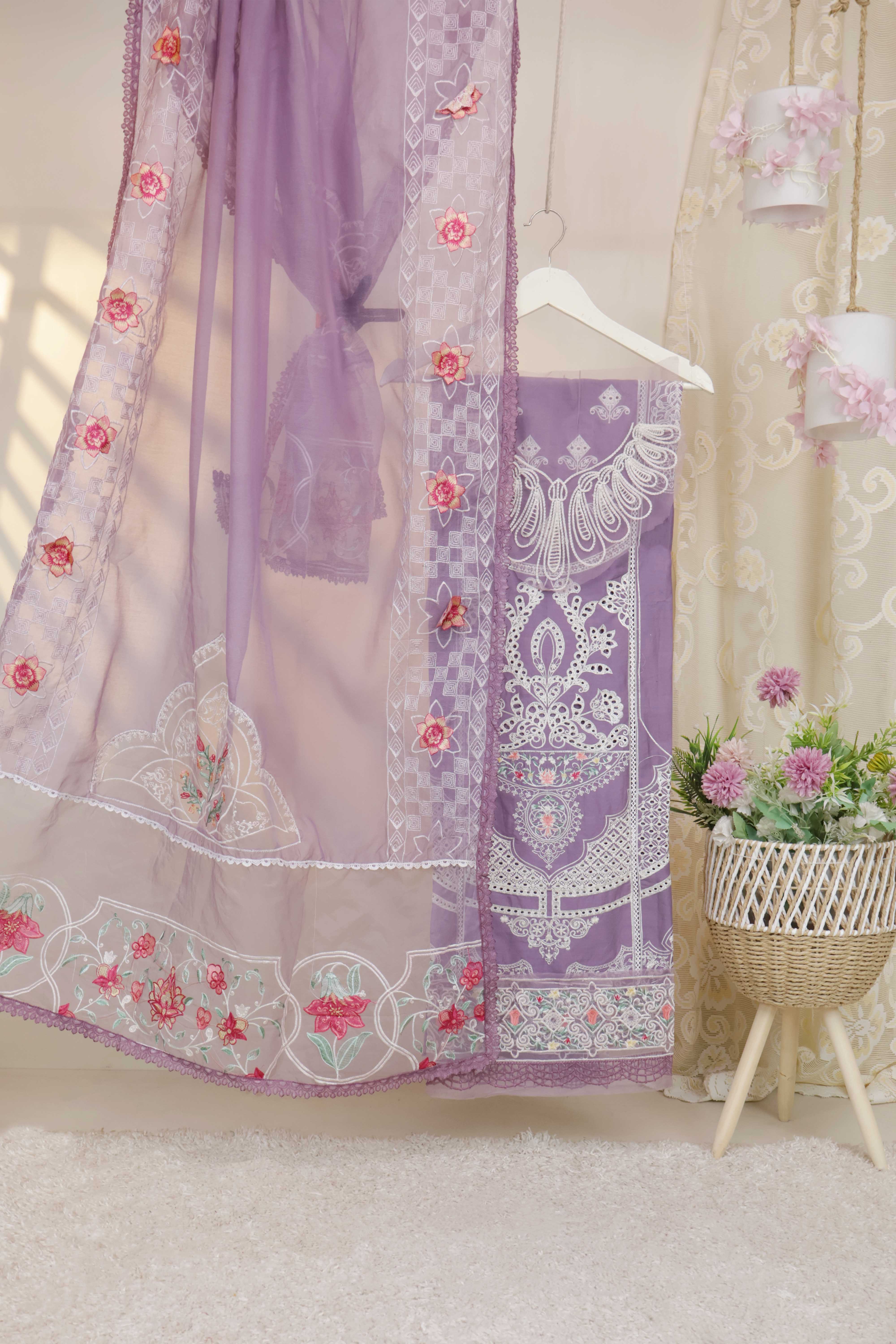 Luxury Lawn Embroidered Suit ELHA05 - Image 2