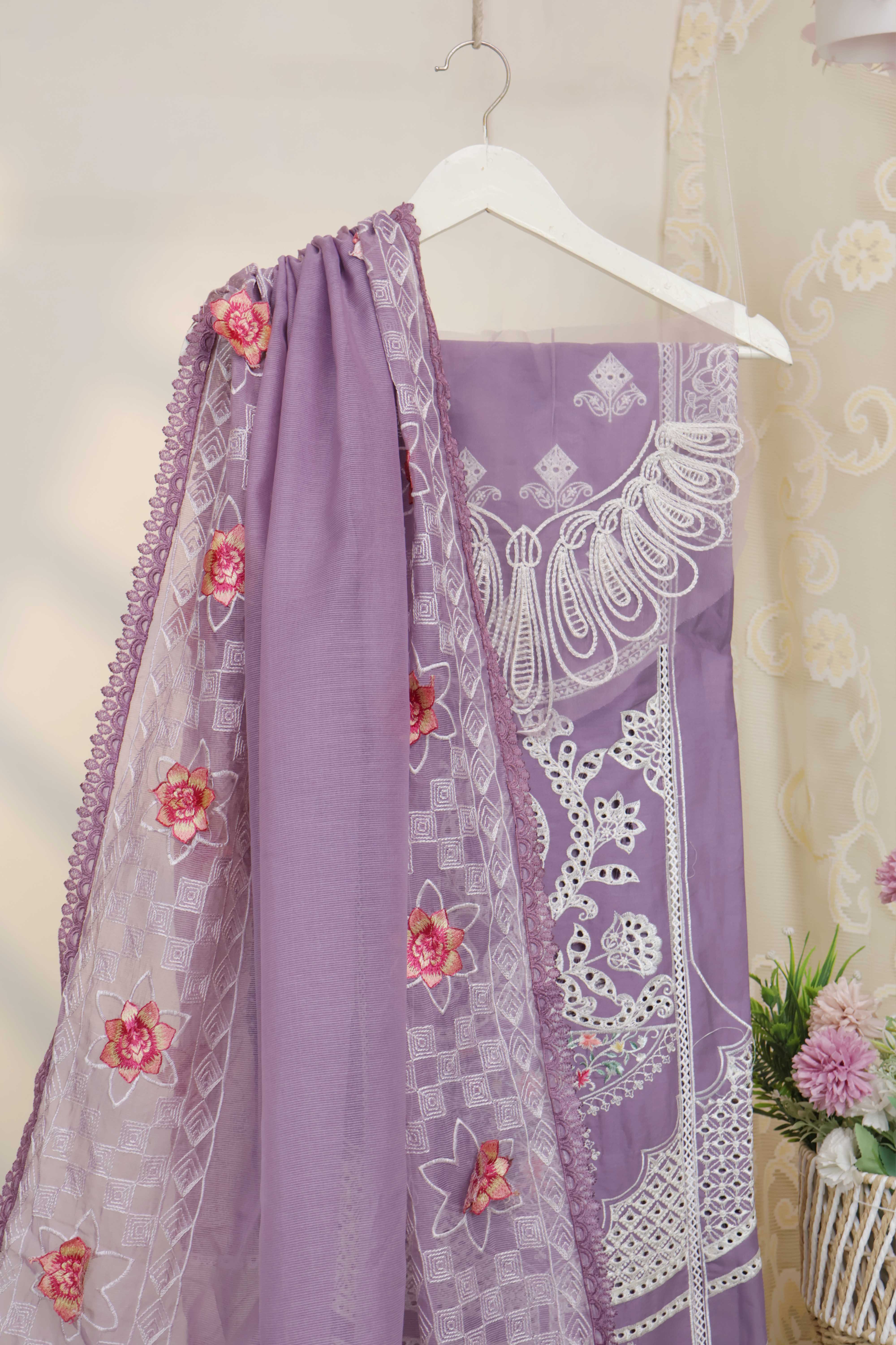 Luxury Lawn Embroidered Suit ELHA05 - Image 3