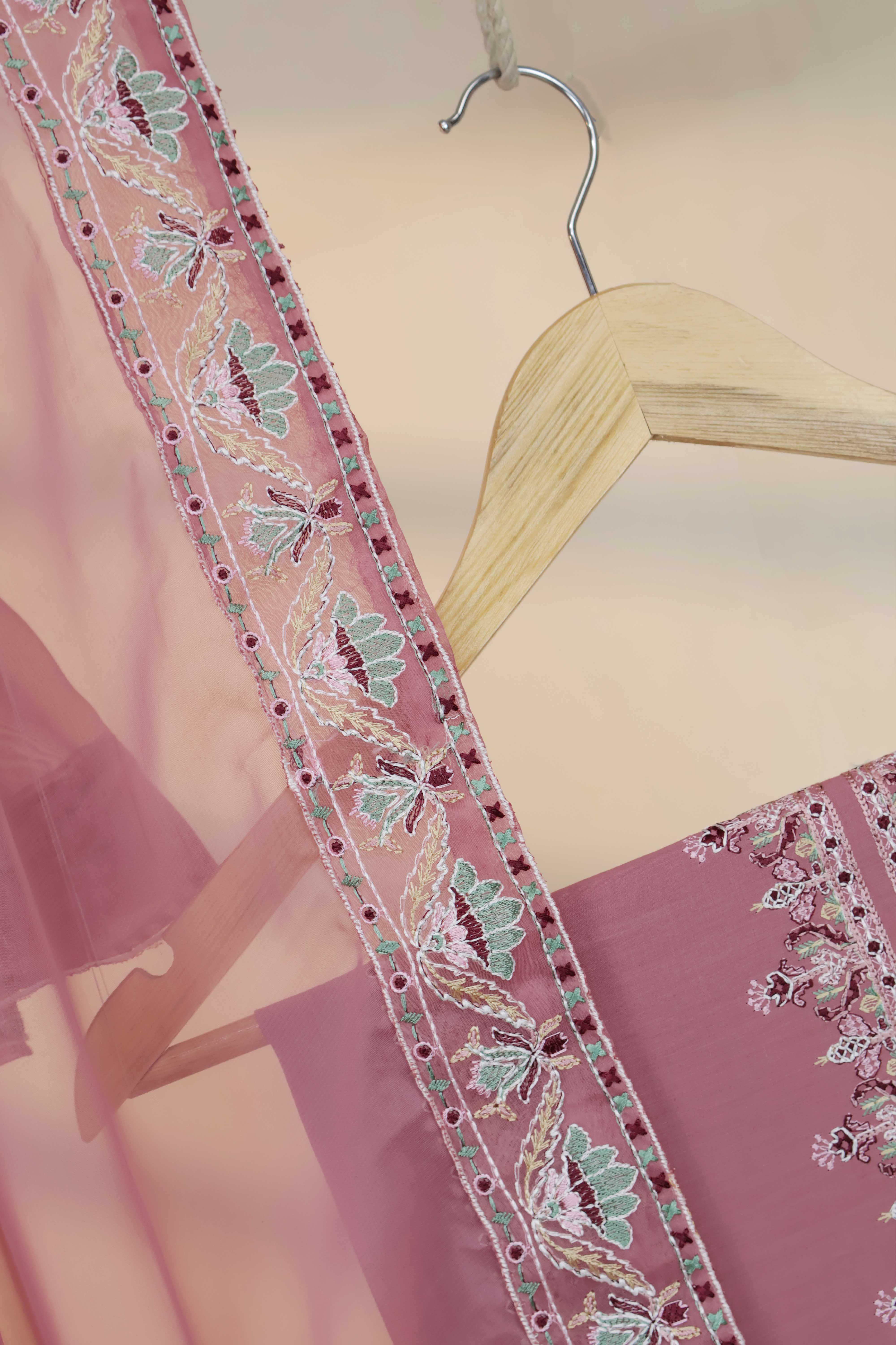 Luxury Lawn Embroidered Suit ELHA36 - Image 3