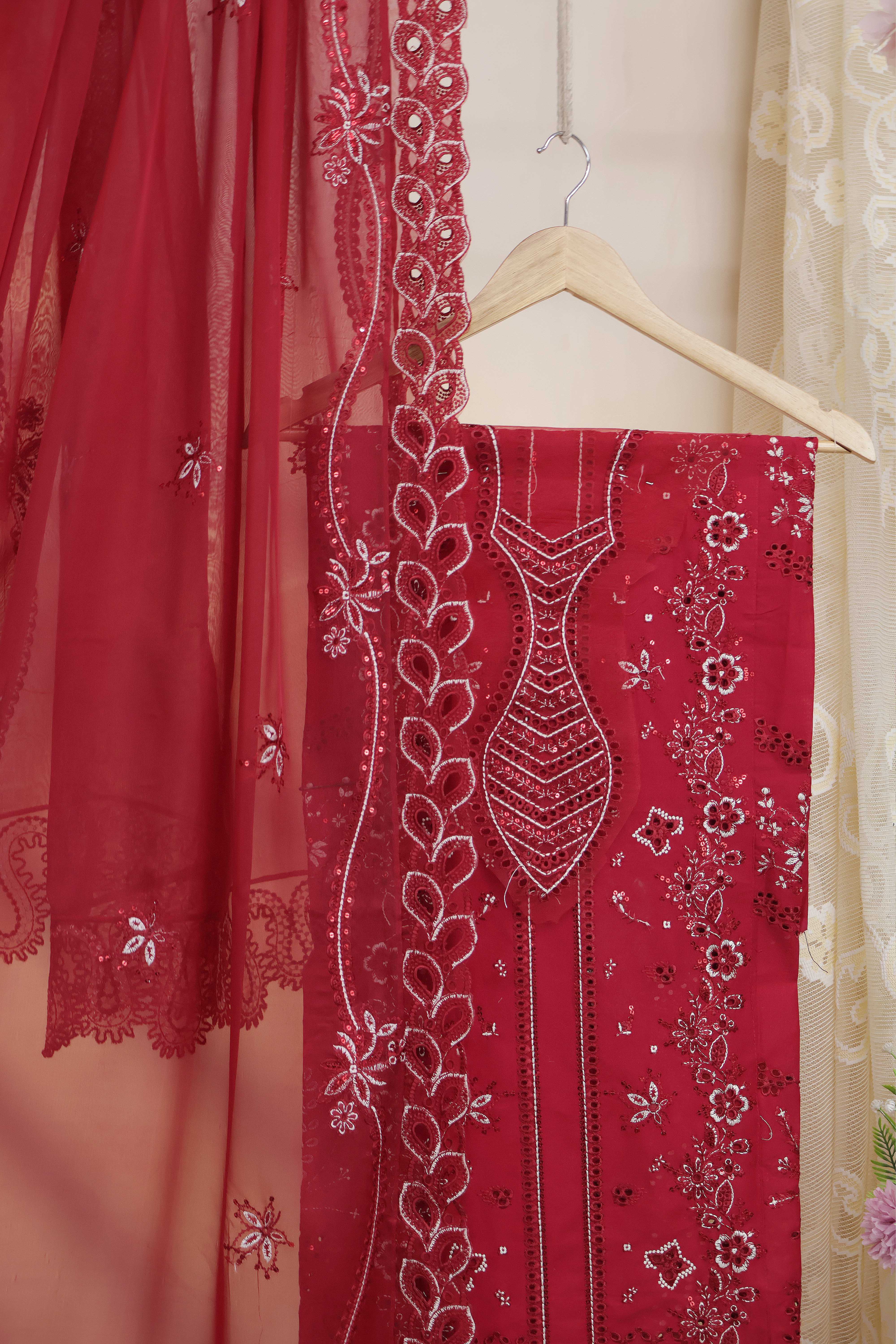 Luxury Lawn Embroidered Suit ELHA13 - Image 4