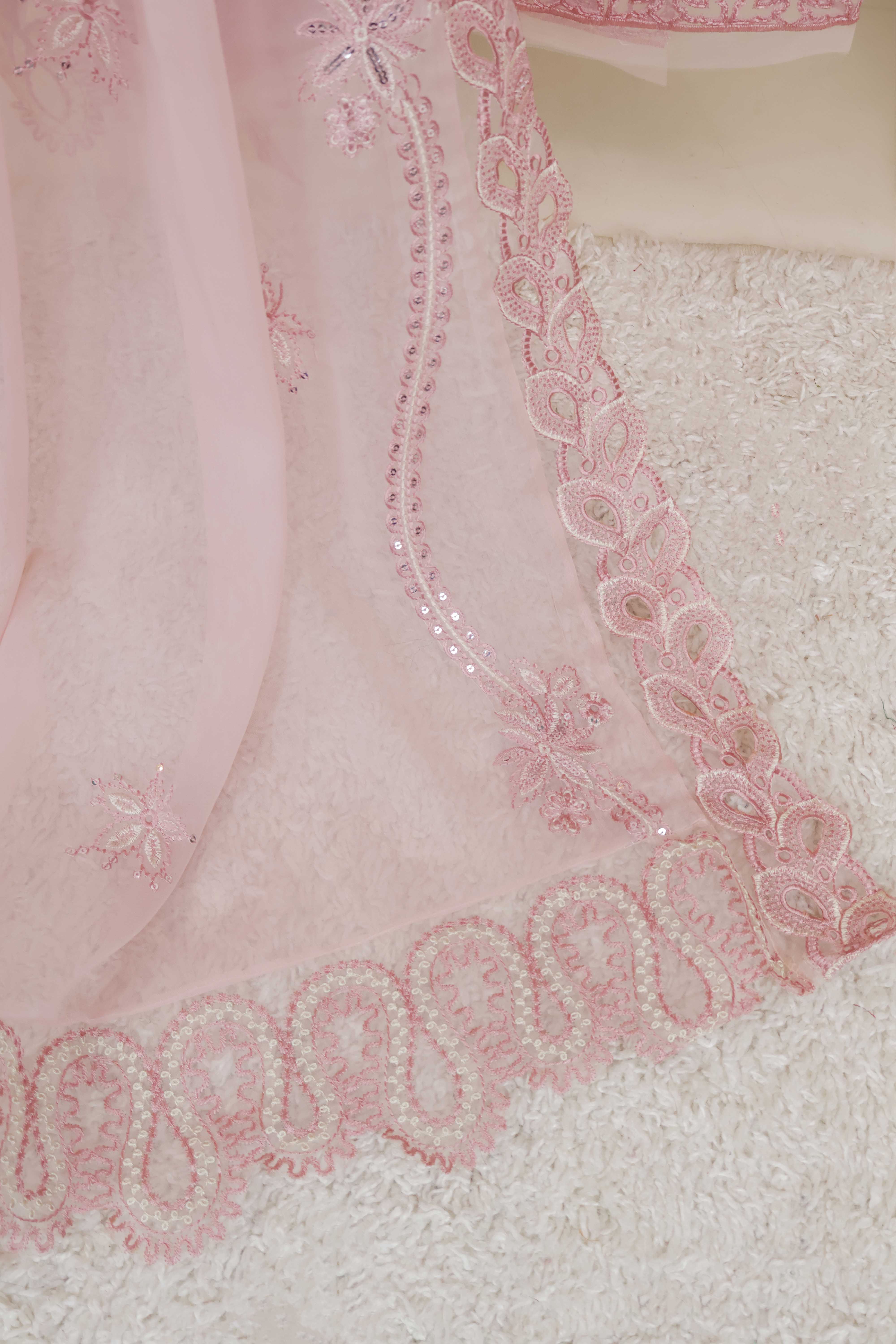 Luxury Lawn Embroidered Suit ELHA14 - Image 4