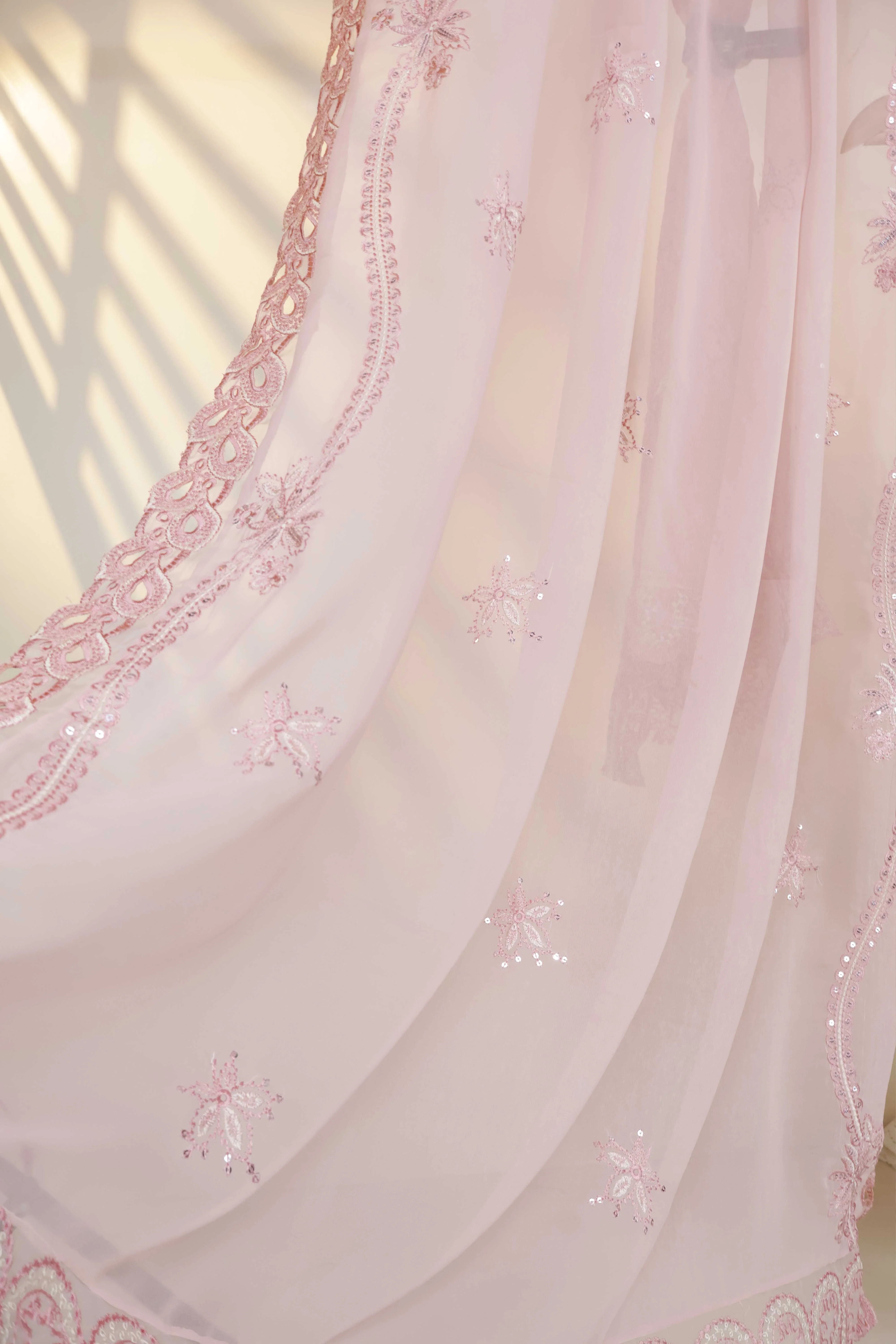 Luxury Lawn Embroidered Suit ELHA14 - Image 5